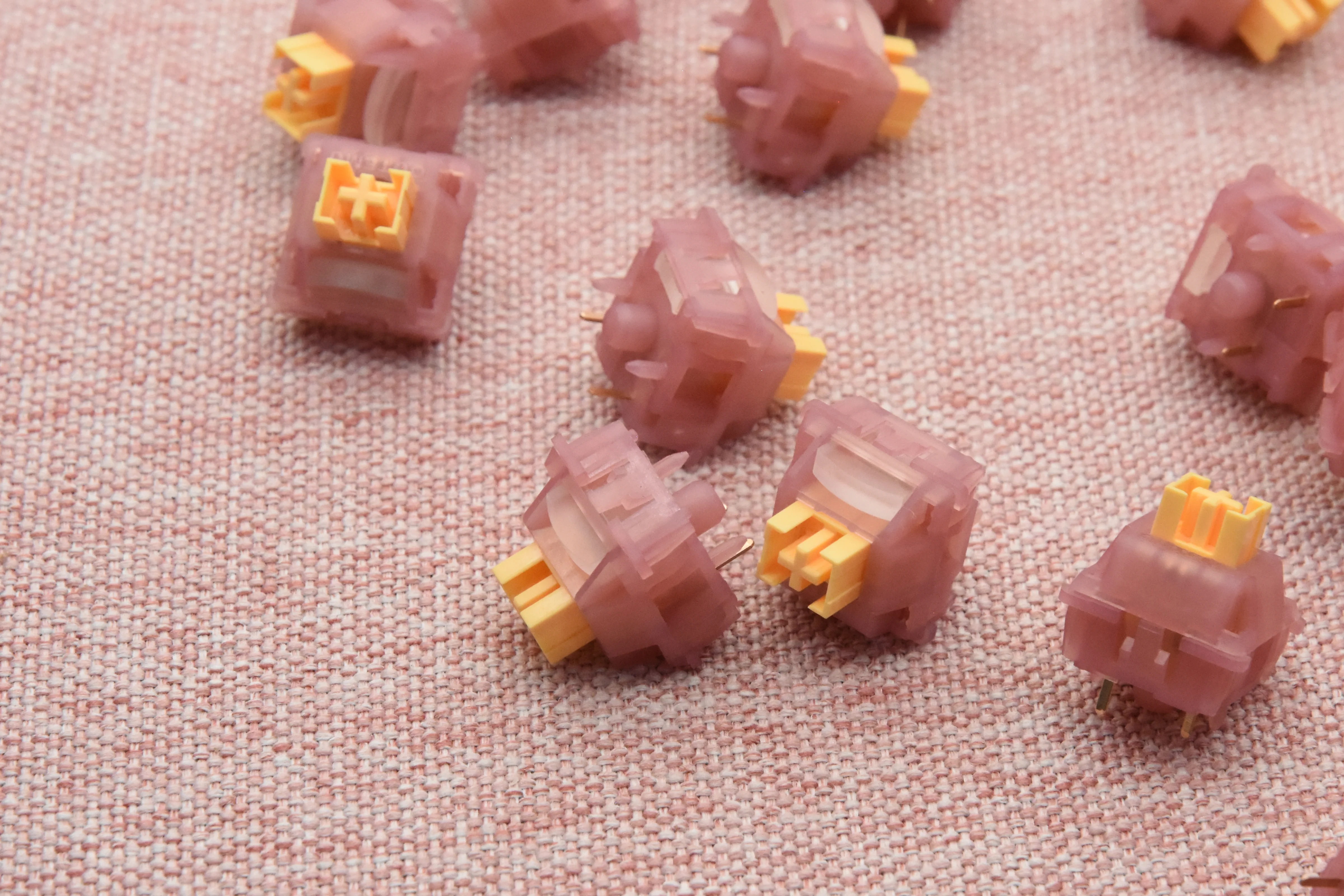 OUTEMU SILENT HONEY PEACH V3 LINEAR SWITCH FACTORY LUBED (10PCS) - Image 13