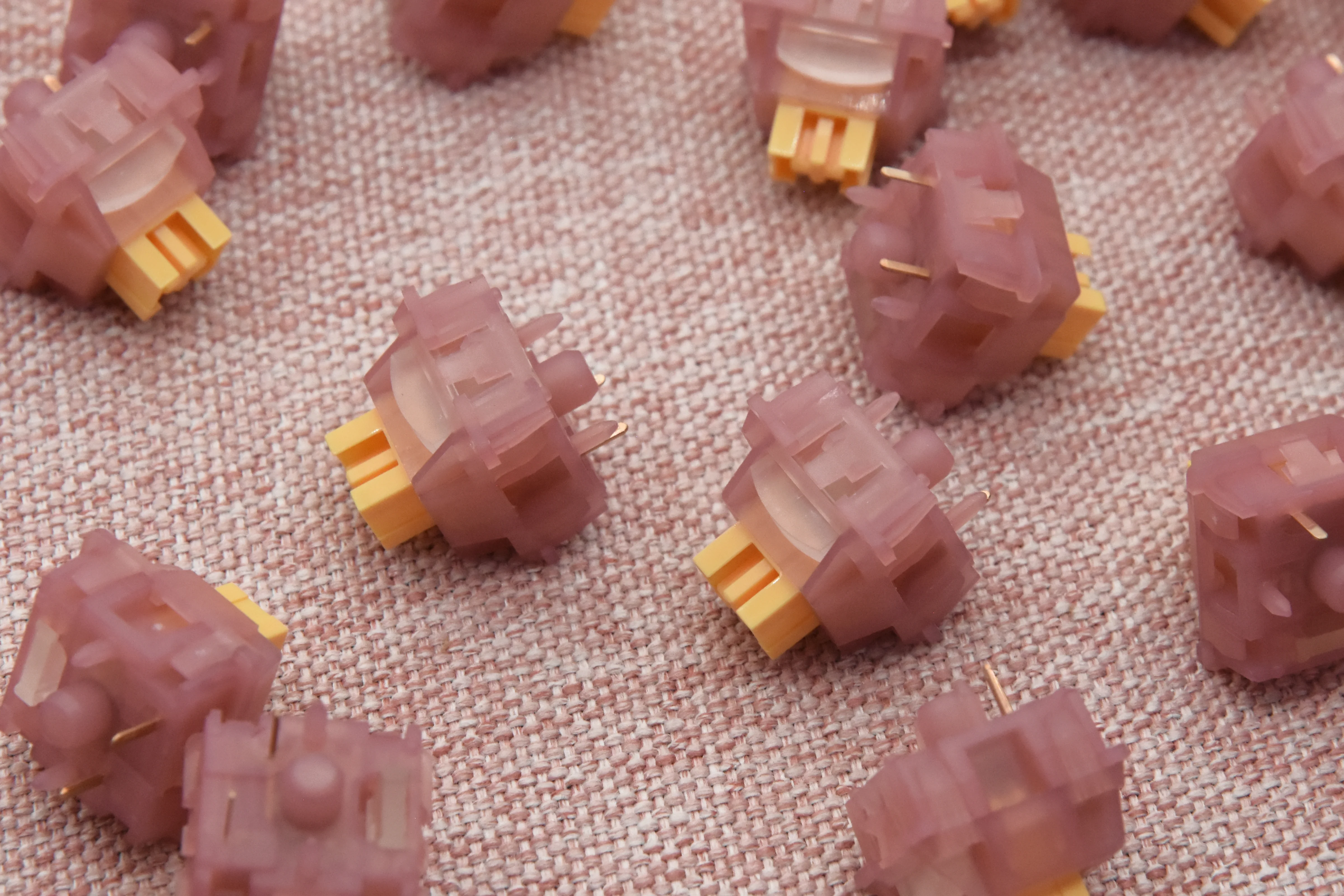 OUTEMU SILENT HONEY PEACH V3 LINEAR SWITCH FACTORY LUBED (10PCS) - Image 14