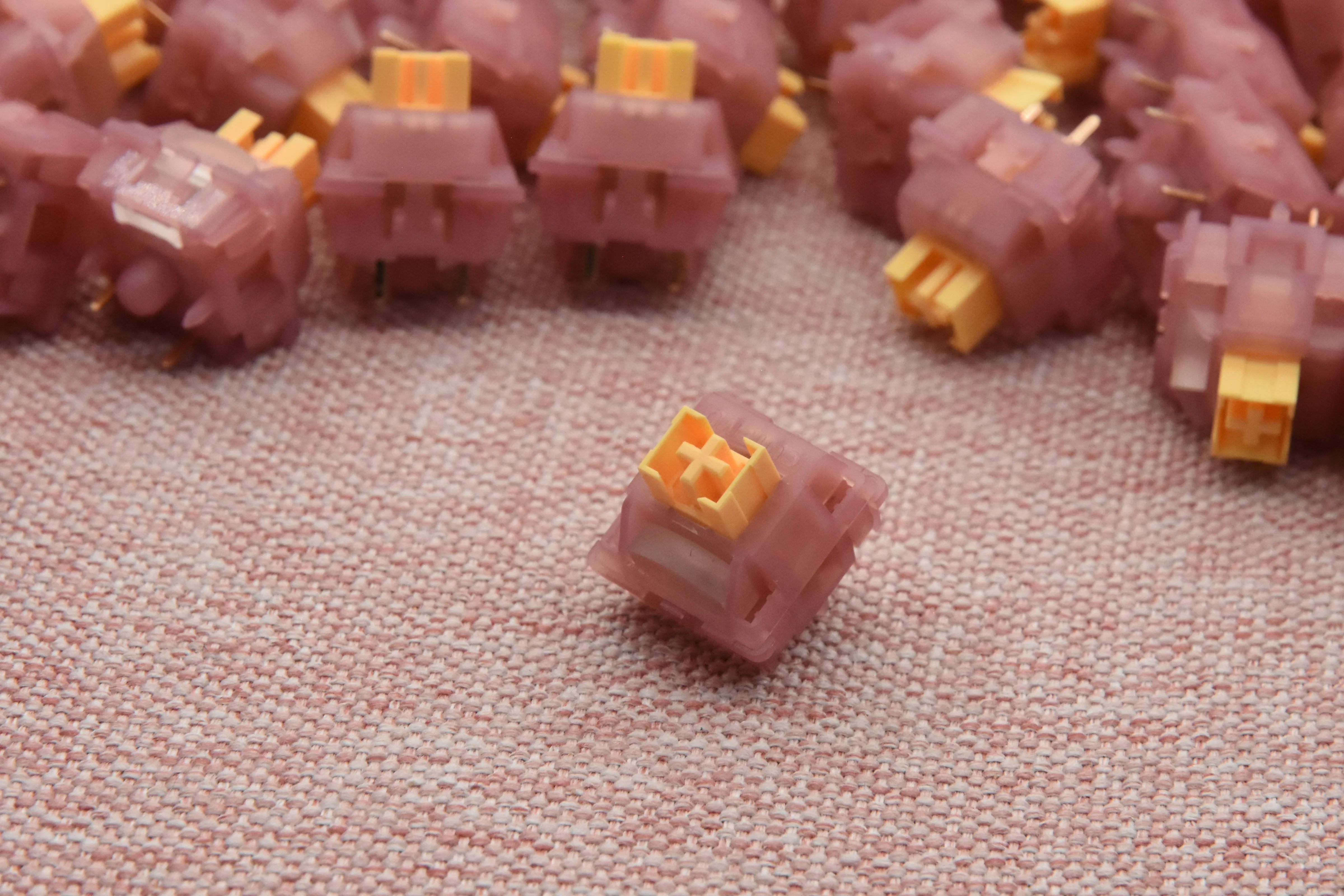 OUTEMU SILENT HONEY PEACH V3 LINEAR SWITCH FACTORY LUBED (10PCS) - Image 9