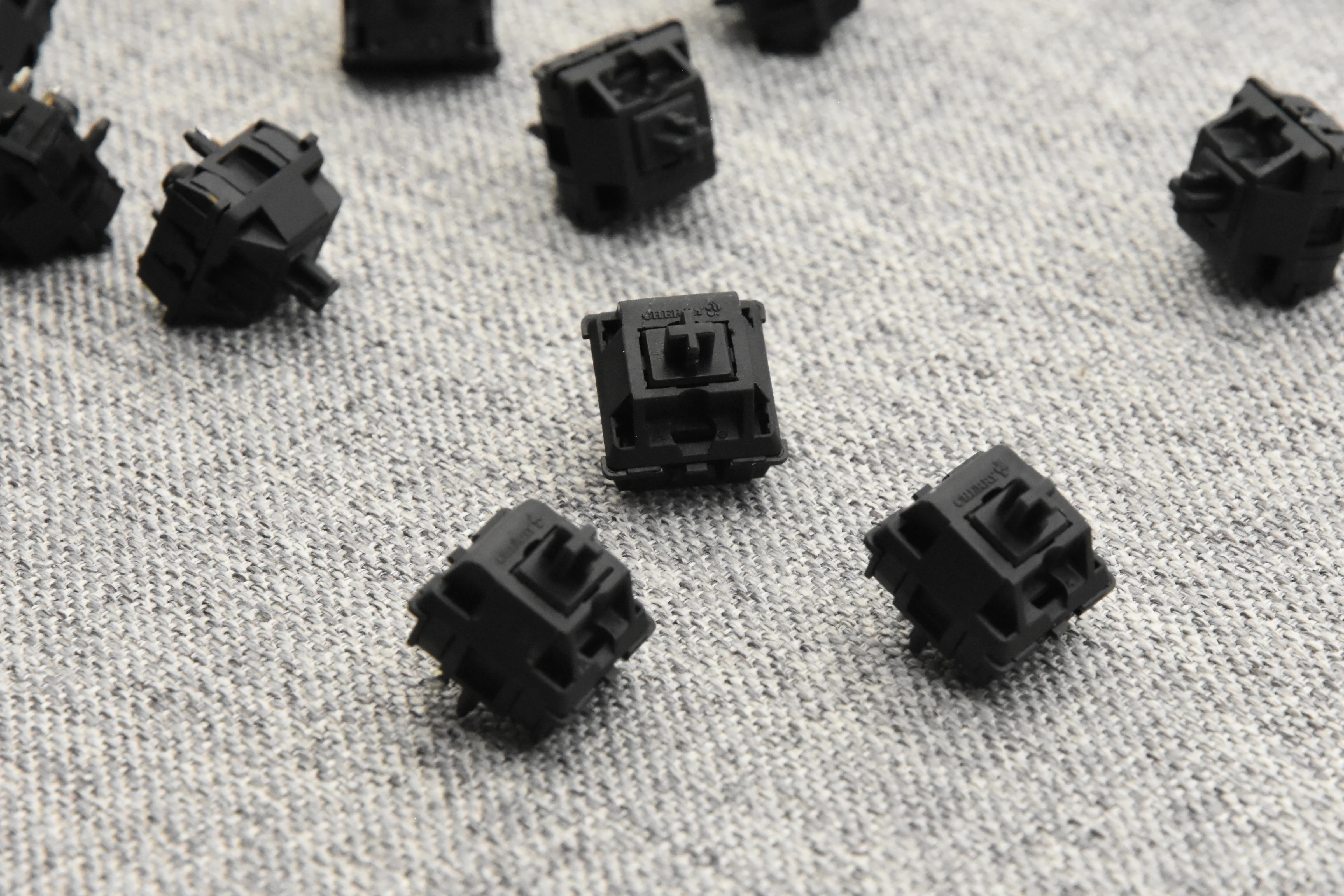 PRE-RETOOLED AND VINTAGE CHERRY MX BLACK SWITCHES (110PCS) - Image 12