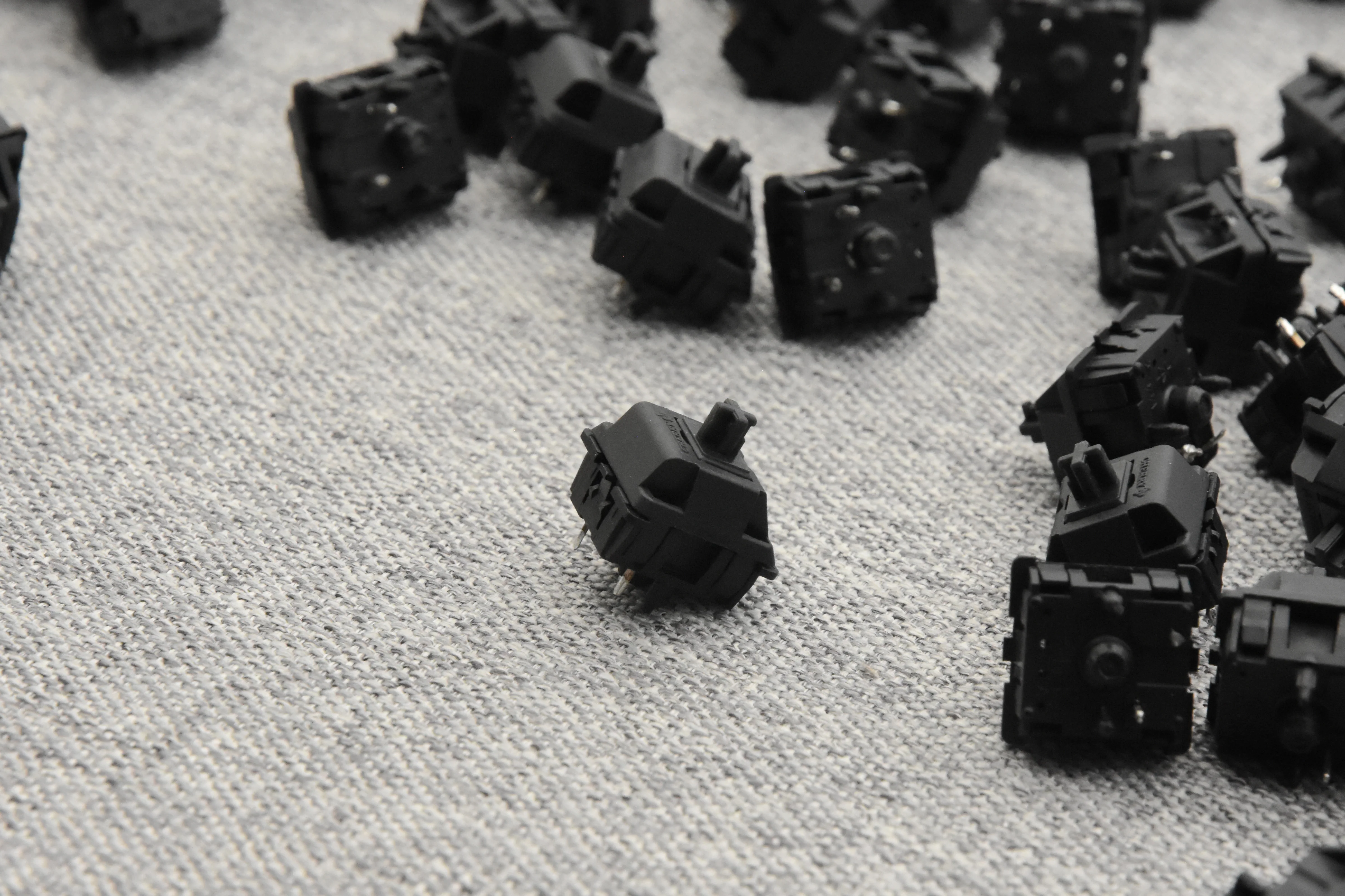 PRE-RETOOLED AND VINTAGE CHERRY MX BLACK SWITCHES (110PCS) - Image 14