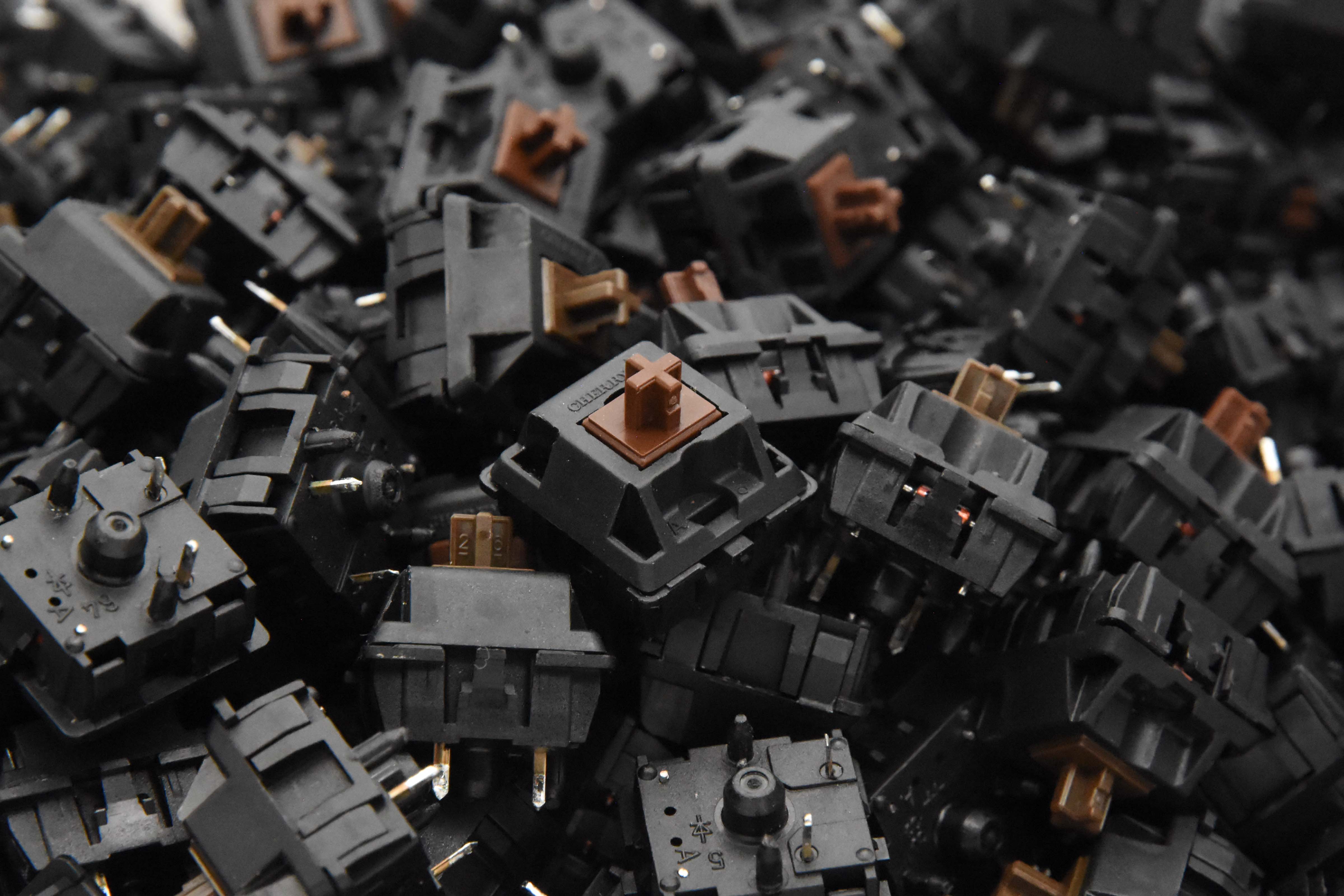 PRE-RETOOLED AND VINTAGE CHERRY MX BLACK SWITCHES (110PCS) - Image 16