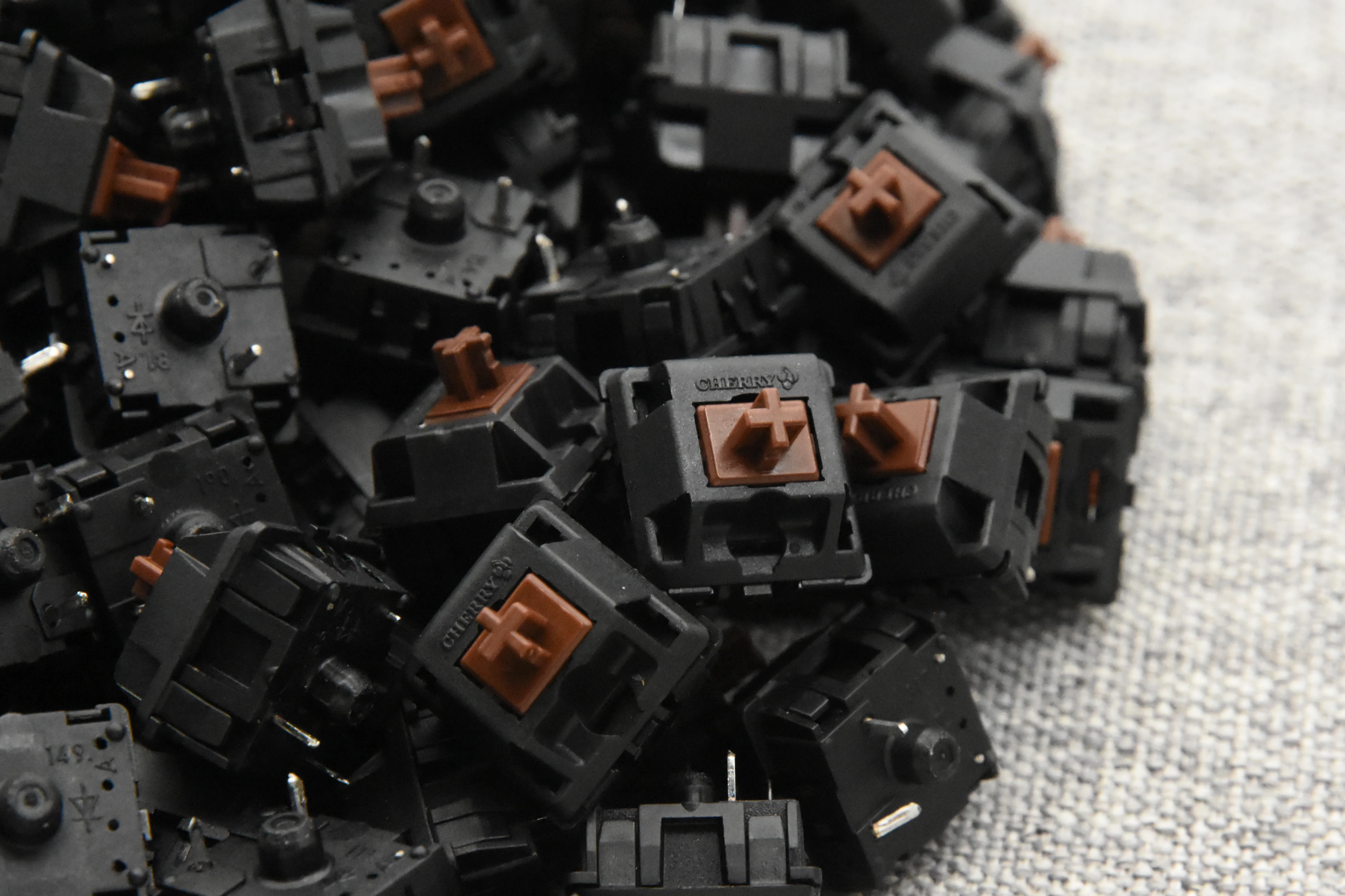 PRE-RETOOLED AND VINTAGE CHERRY MX BLACK SWITCHES (110PCS) - Image 25