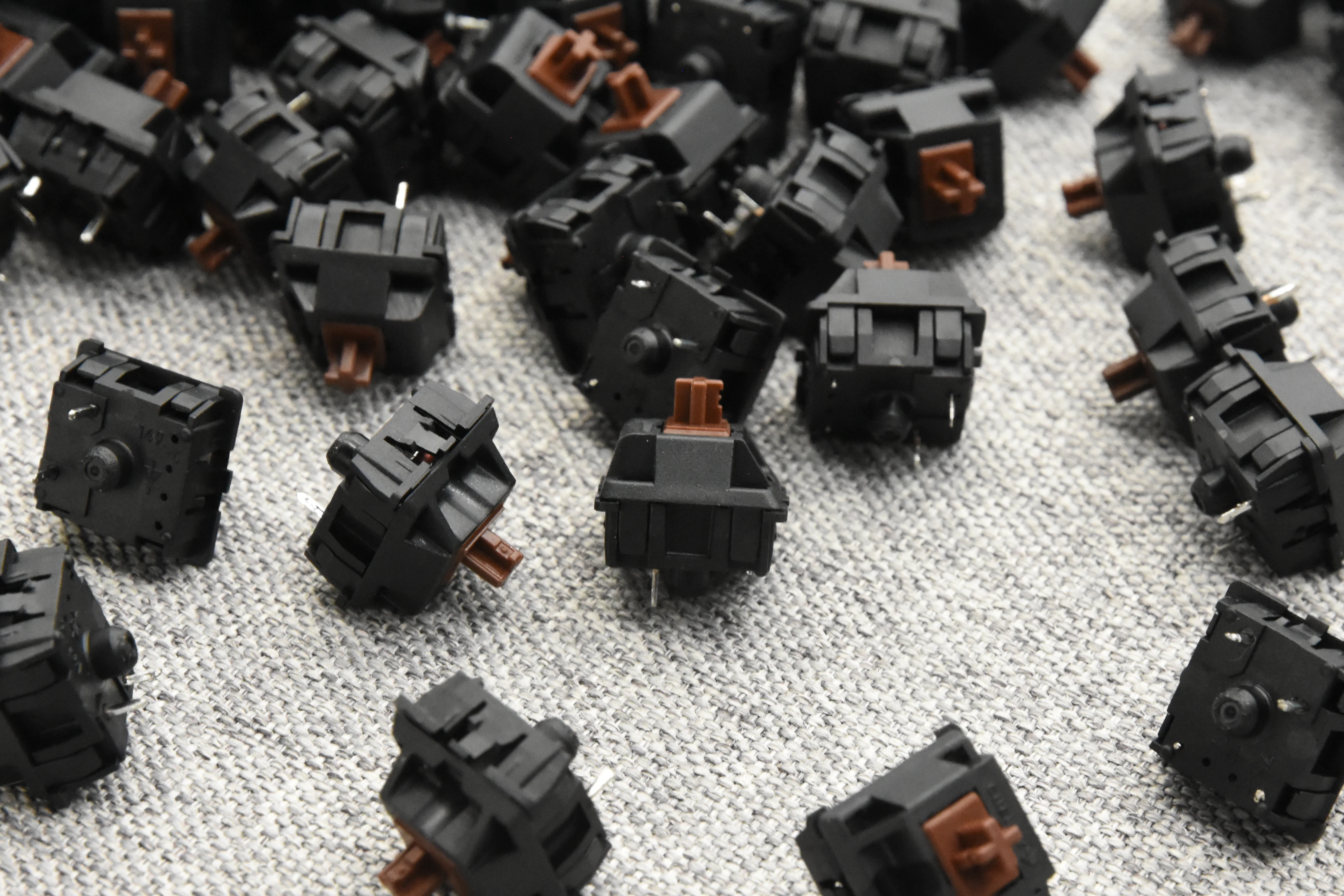 PRE-RETOOLED AND VINTAGE CHERRY MX BLACK SWITCHES (110PCS) - Image 27