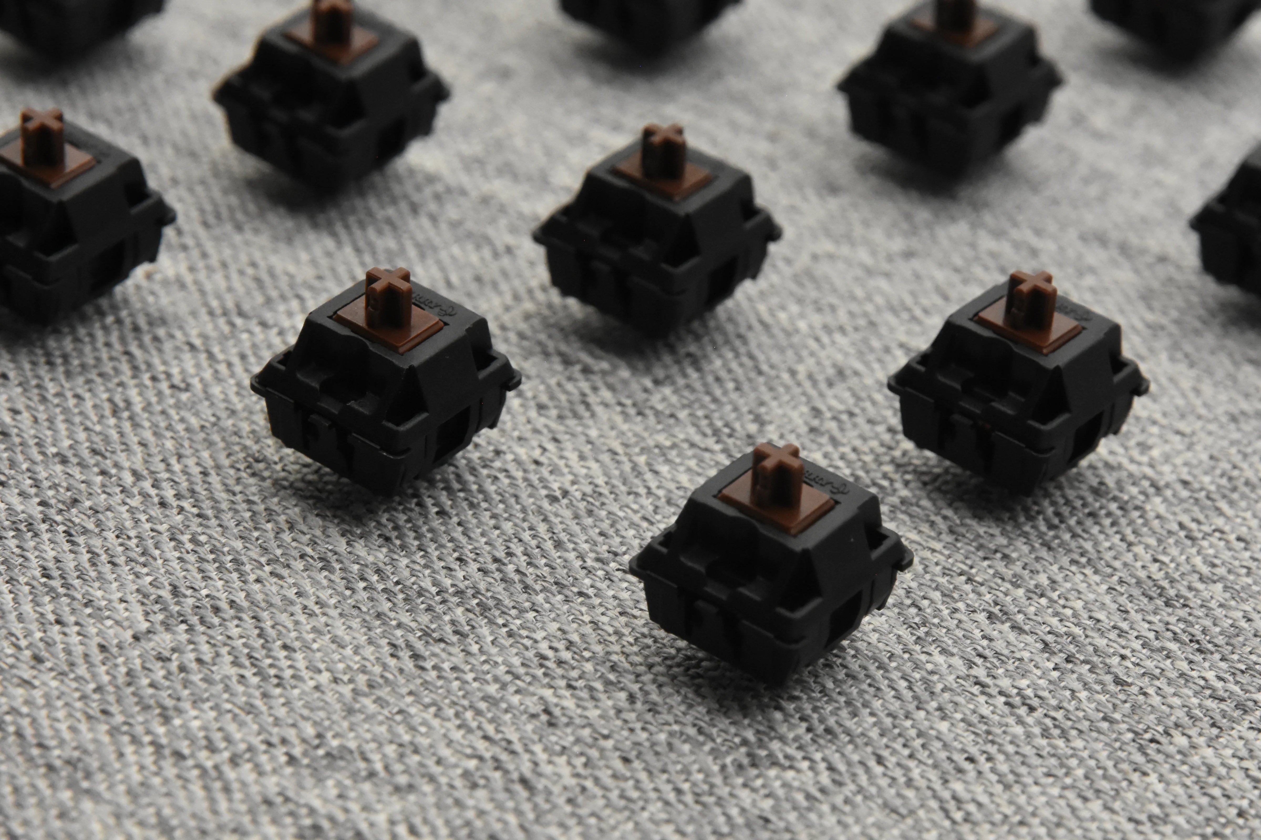 PRE-RETOOLED AND VINTAGE CHERRY MX BLACK SWITCHES (110PCS) - Image 31
