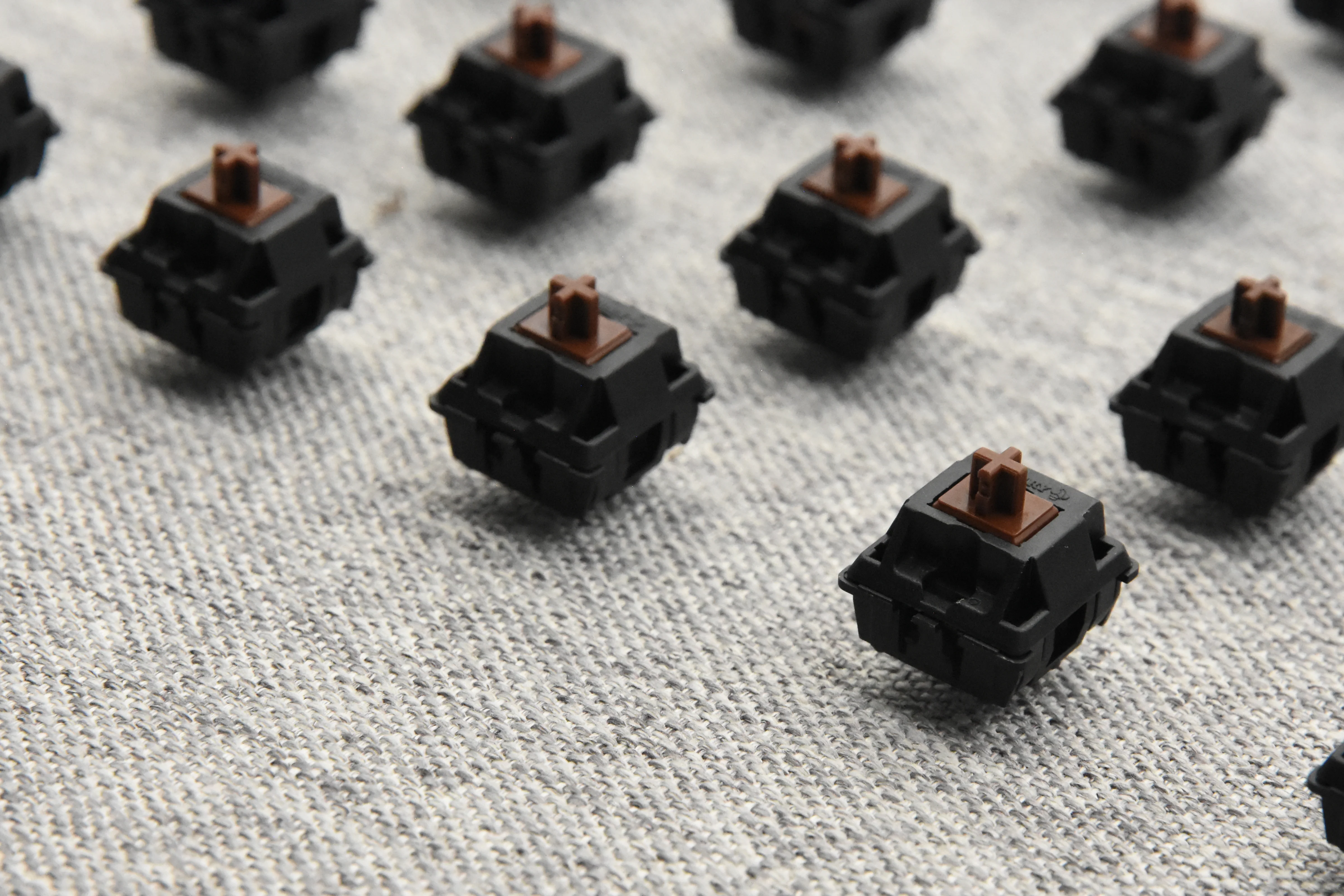 PRE-RETOOLED AND VINTAGE CHERRY MX BLACK SWITCHES (110PCS) - Image 32