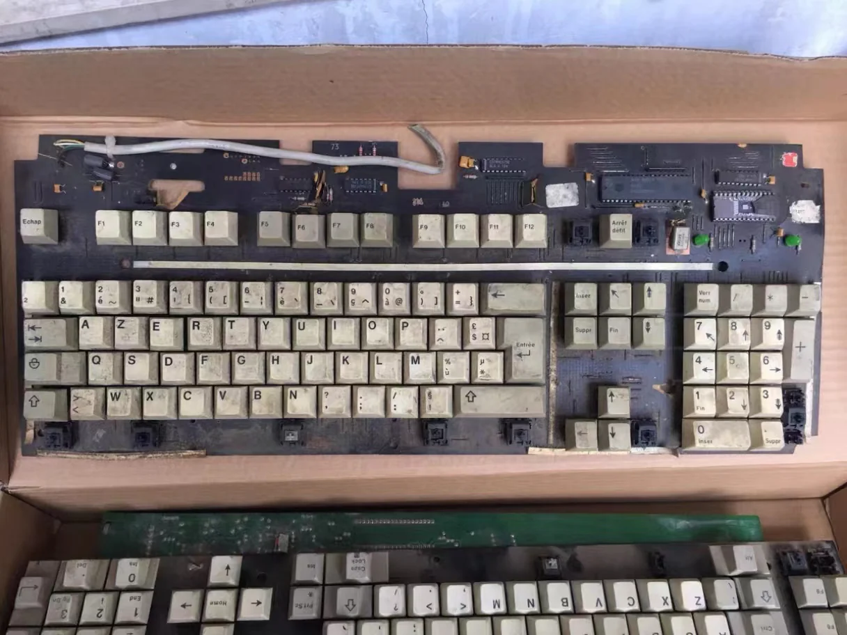 PRE-RETOOLED AND VINTAGE CHERRY MX BLACK SWITCHES (110PCS) - Image 38