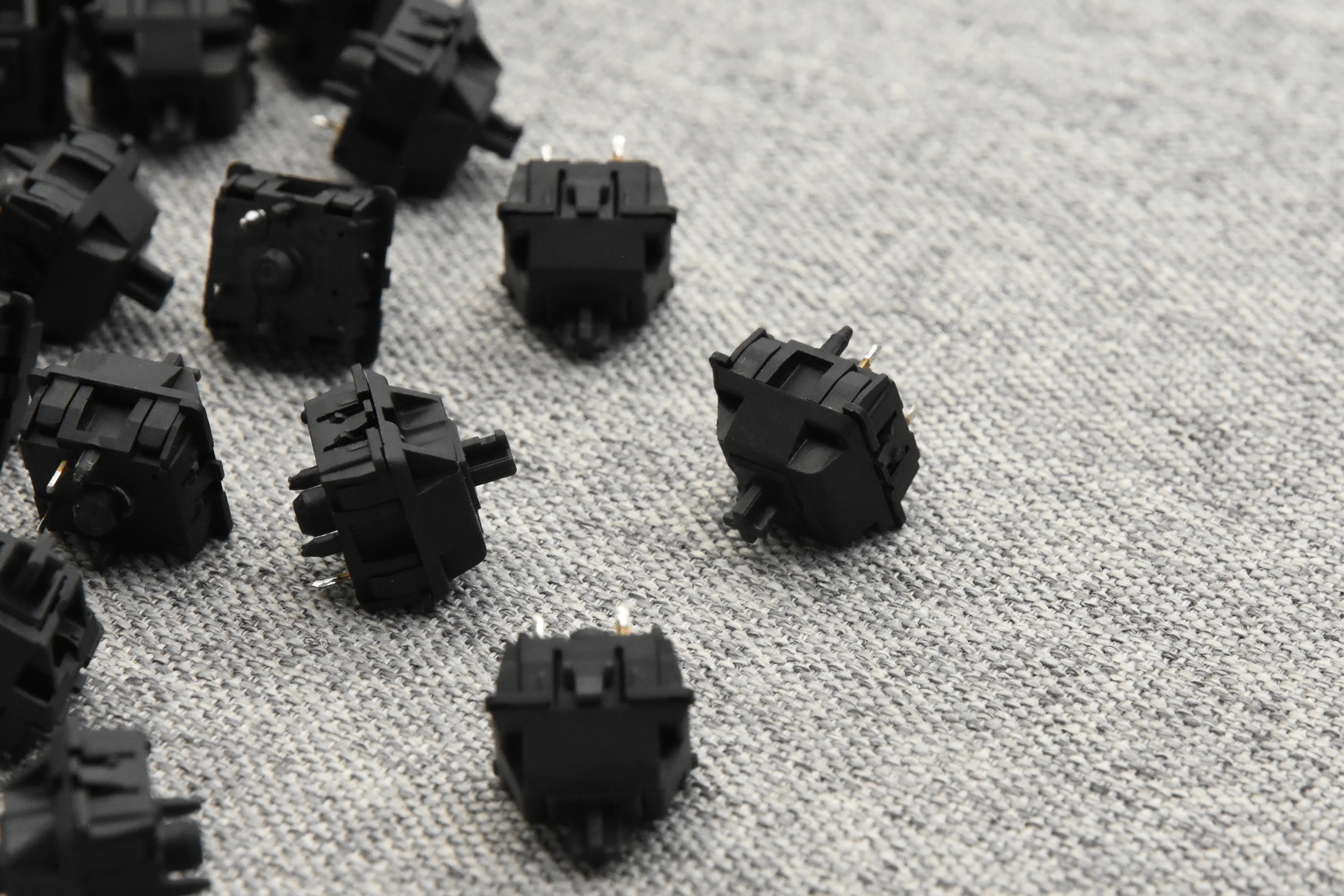 PRE-RETOOLED AND VINTAGE CHERRY MX BLACK SWITCHES (110PCS) - Image 6