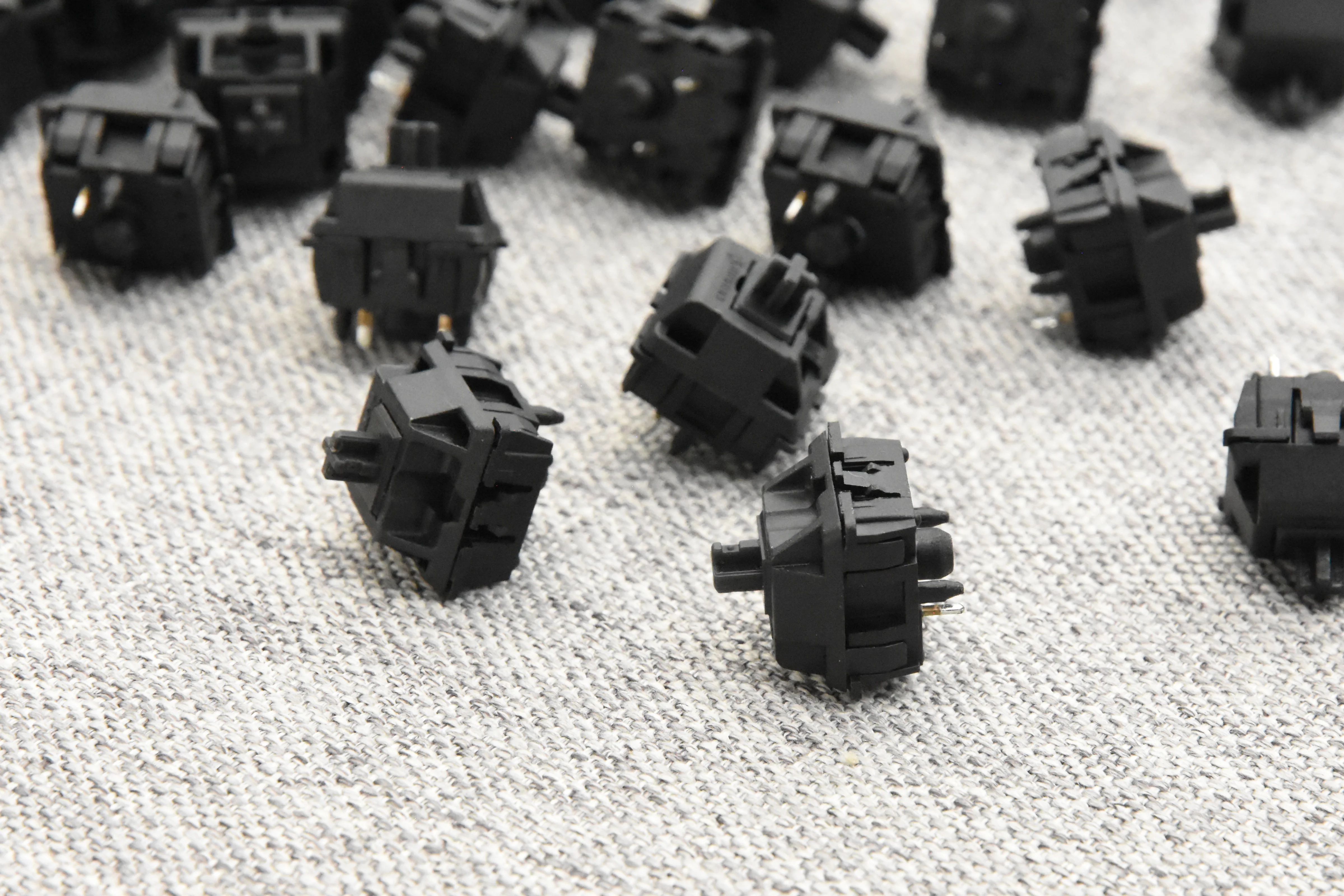 PRE-RETOOLED AND VINTAGE CHERRY MX BLACK SWITCHES (110PCS) - Image 7