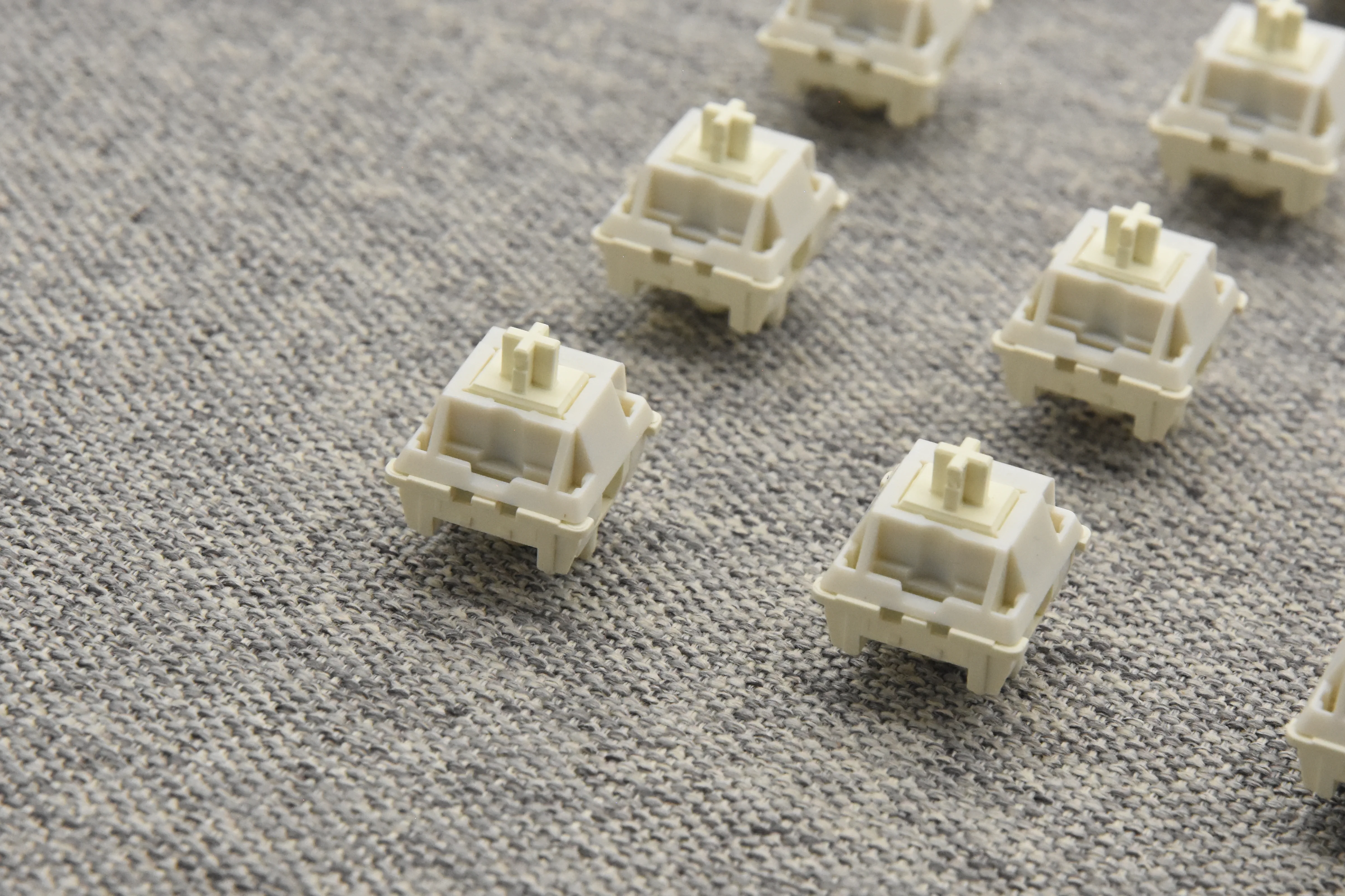 UNIKEYS X BSUN UDON LINEAR SWITCH FACTORY LUBED (10PCS) - Image 10