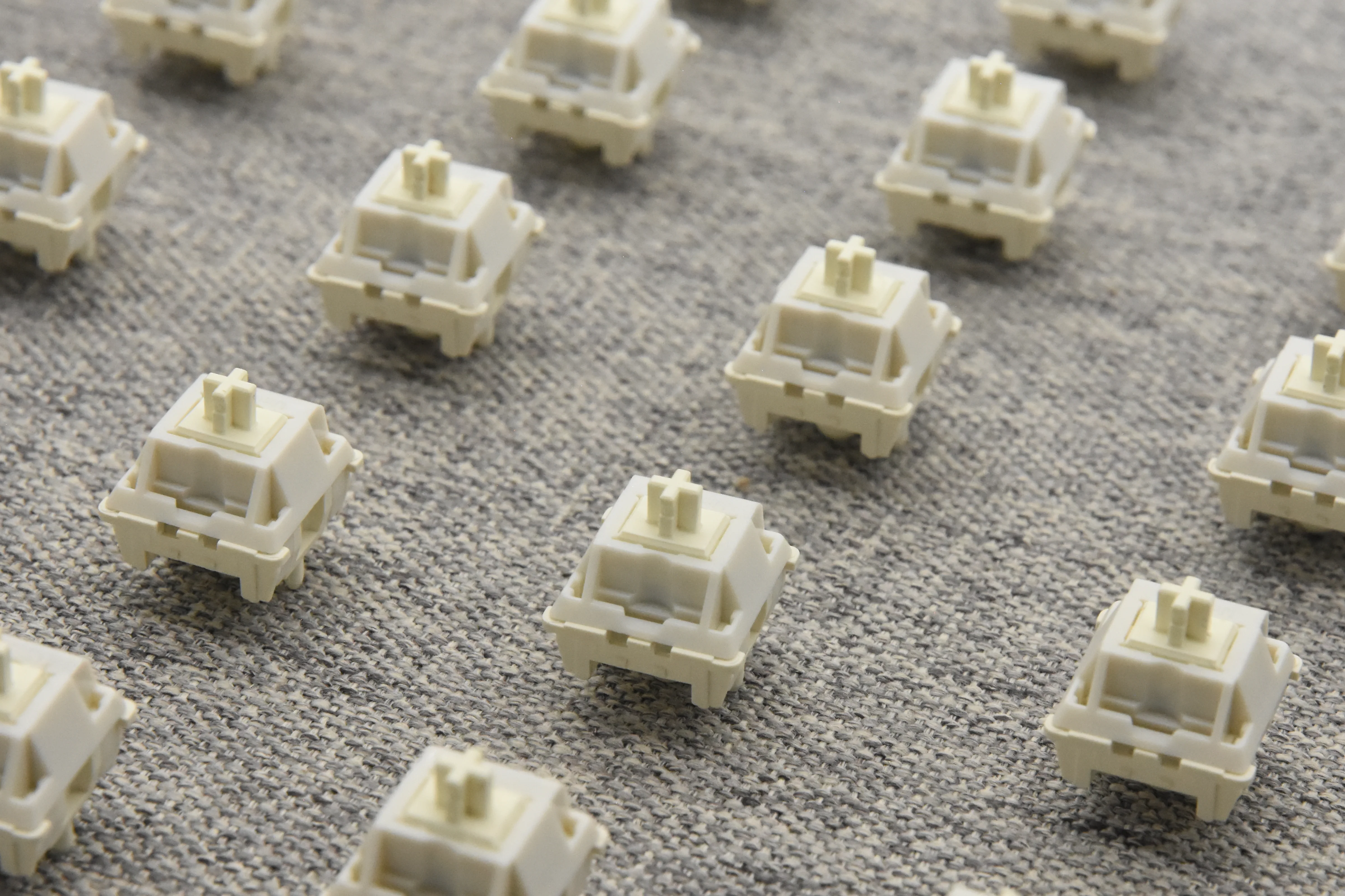 UNIKEYS X BSUN UDON LINEAR SWITCH FACTORY LUBED (10PCS) - Image 11