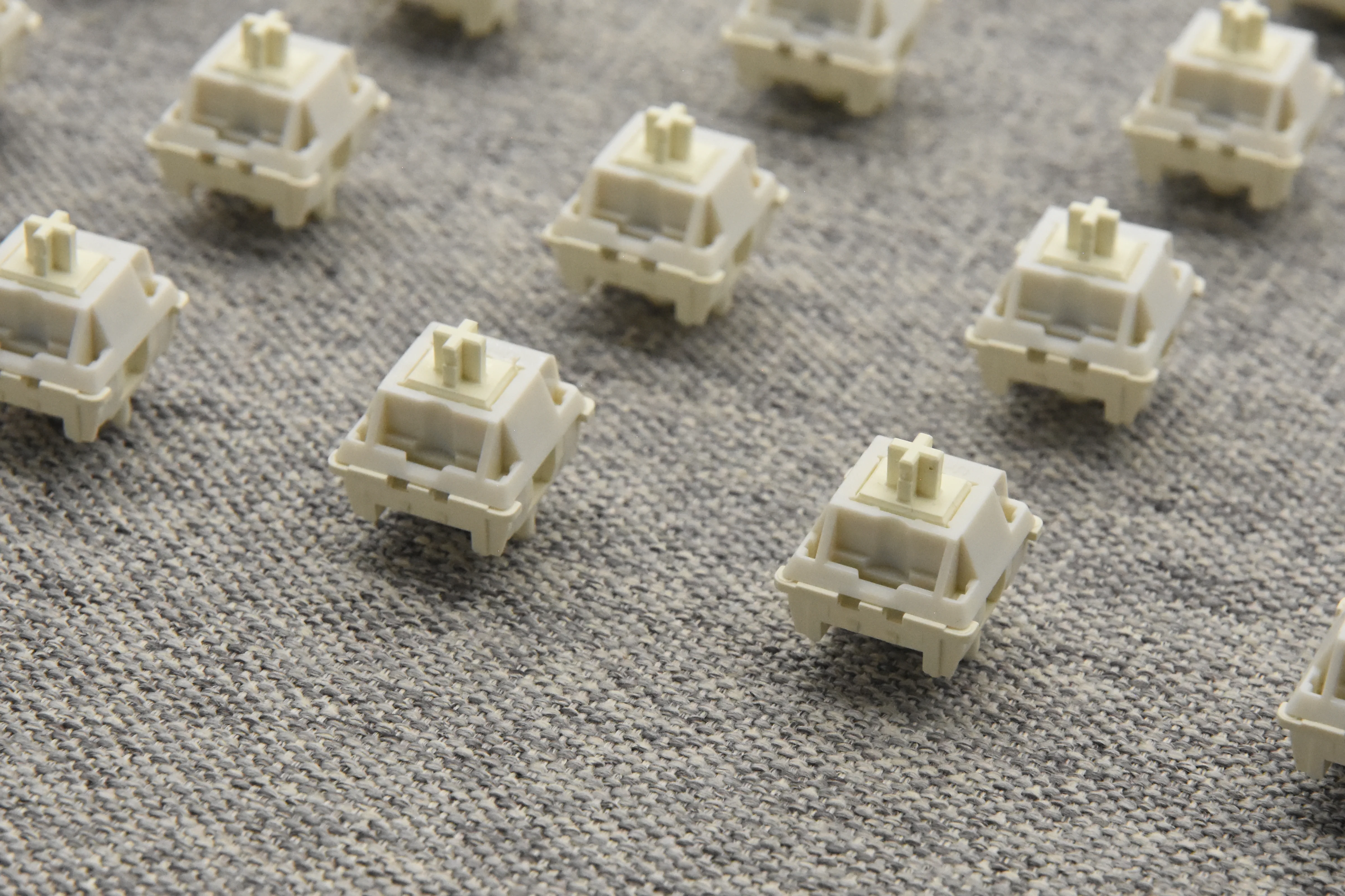 UNIKEYS X BSUN UDON LINEAR SWITCH FACTORY LUBED (10PCS) - Image 12