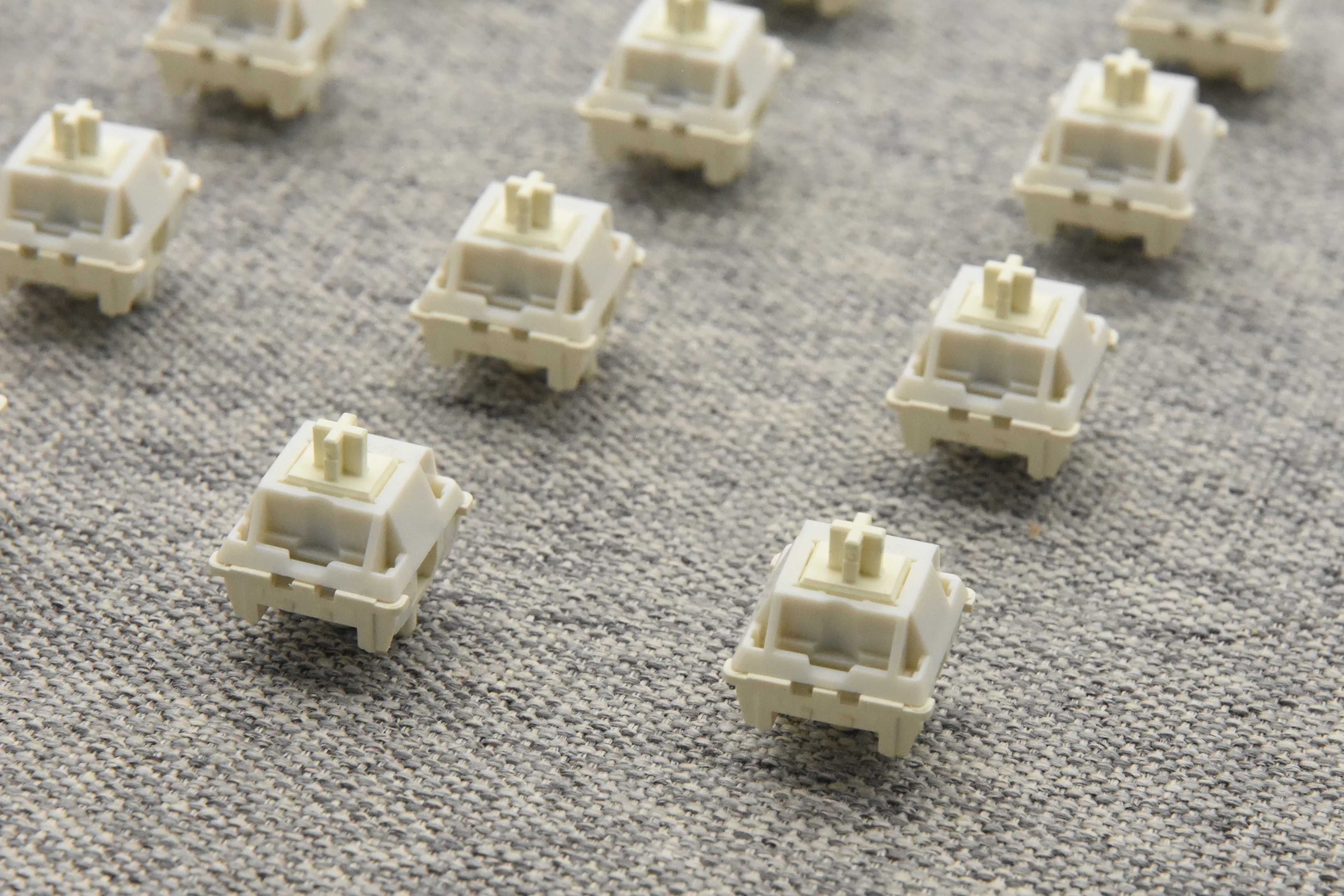 UNIKEYS X BSUN UDON LINEAR SWITCH FACTORY LUBED (10PCS) - Image 13