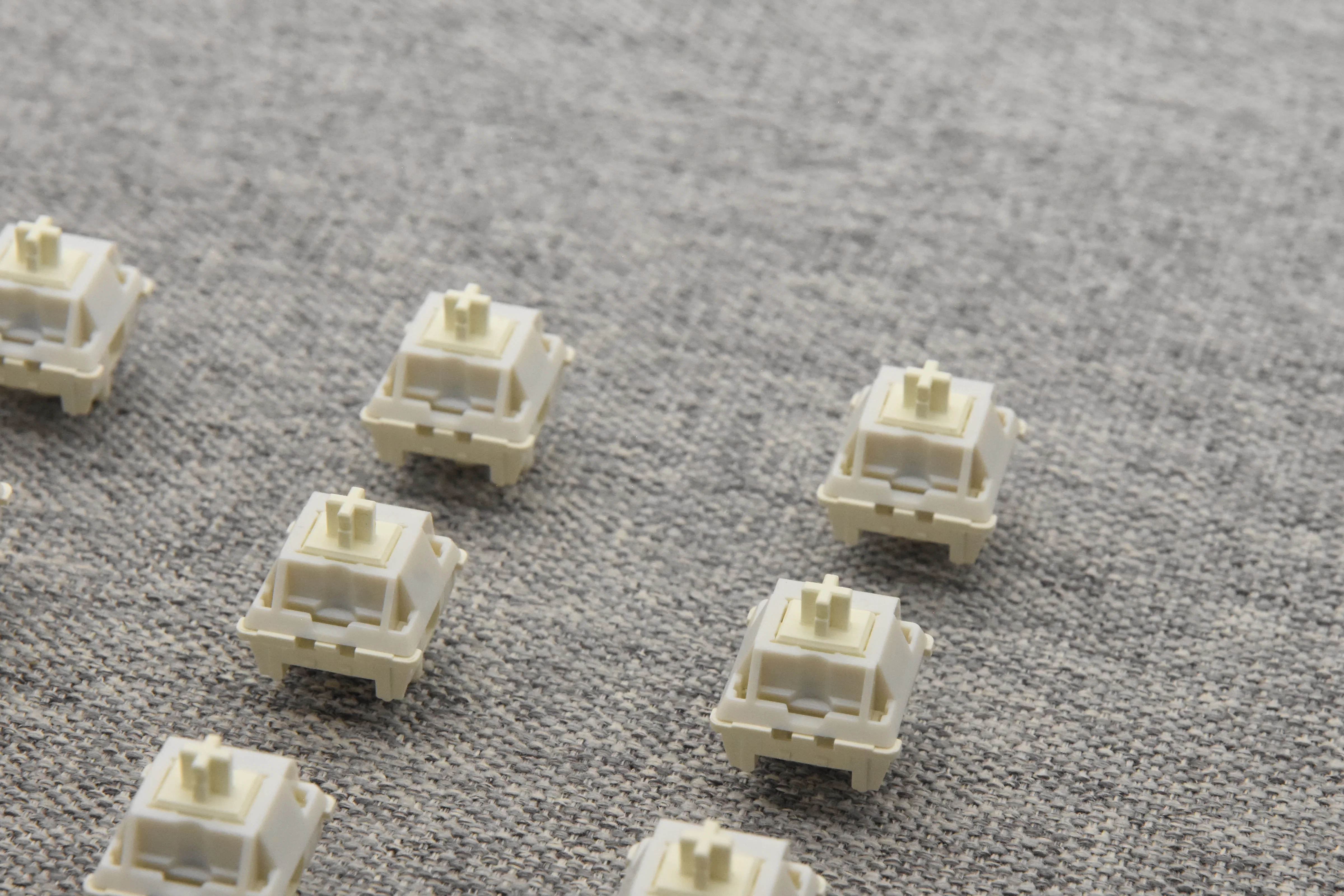 UNIKEYS X BSUN UDON LINEAR SWITCH FACTORY LUBED (10PCS) - Image 14
