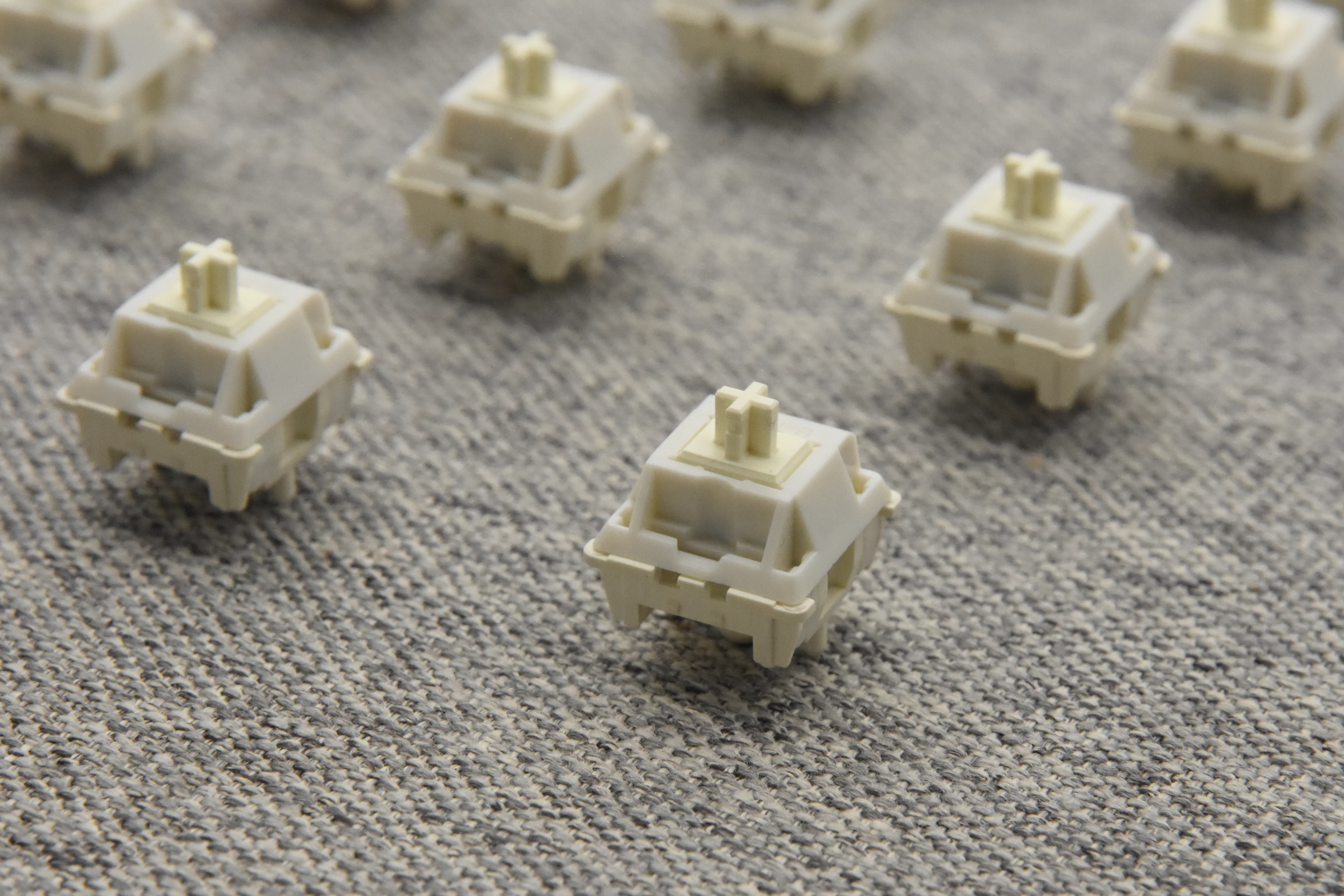 UNIKEYS X BSUN UDON LINEAR SWITCH FACTORY LUBED (10PCS) - Image 15