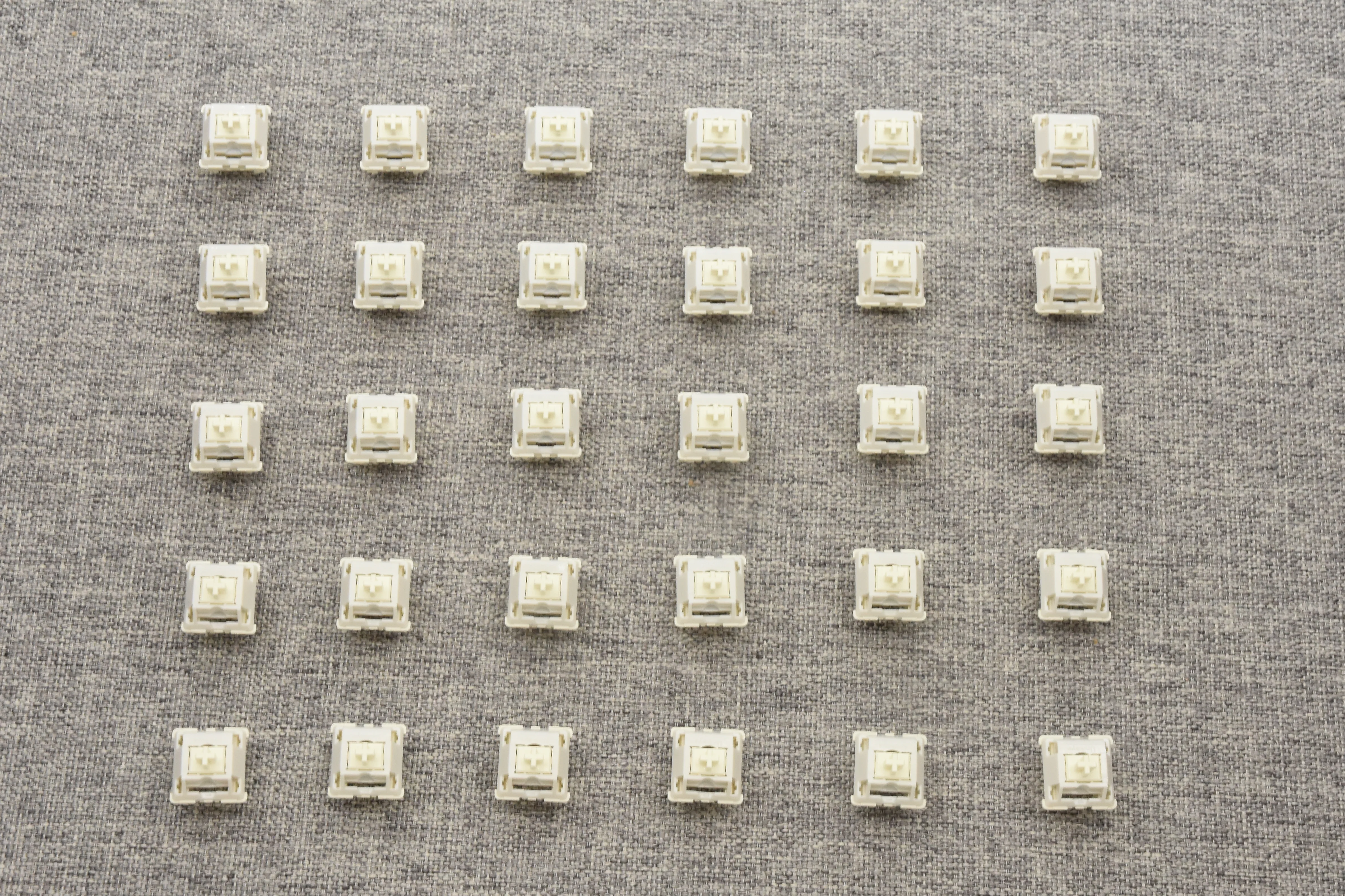 UNIKEYS X BSUN UDON LINEAR SWITCH FACTORY LUBED (10PCS) - Image 9