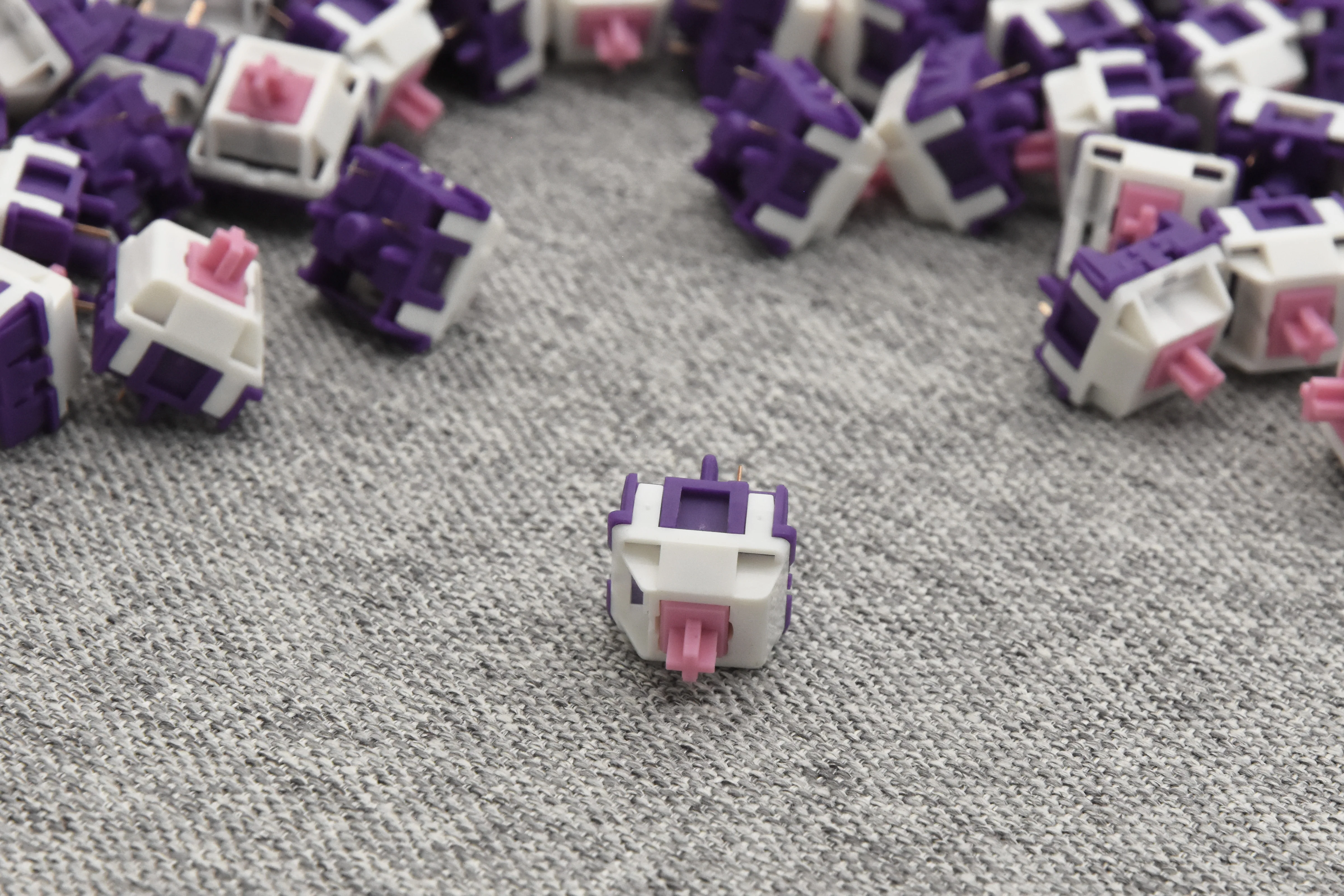 UNIKEYS X HMX PURPLE DAWN LINEAR SWITCH FACTORY LUBED EDITION (10PCS) - Image 12