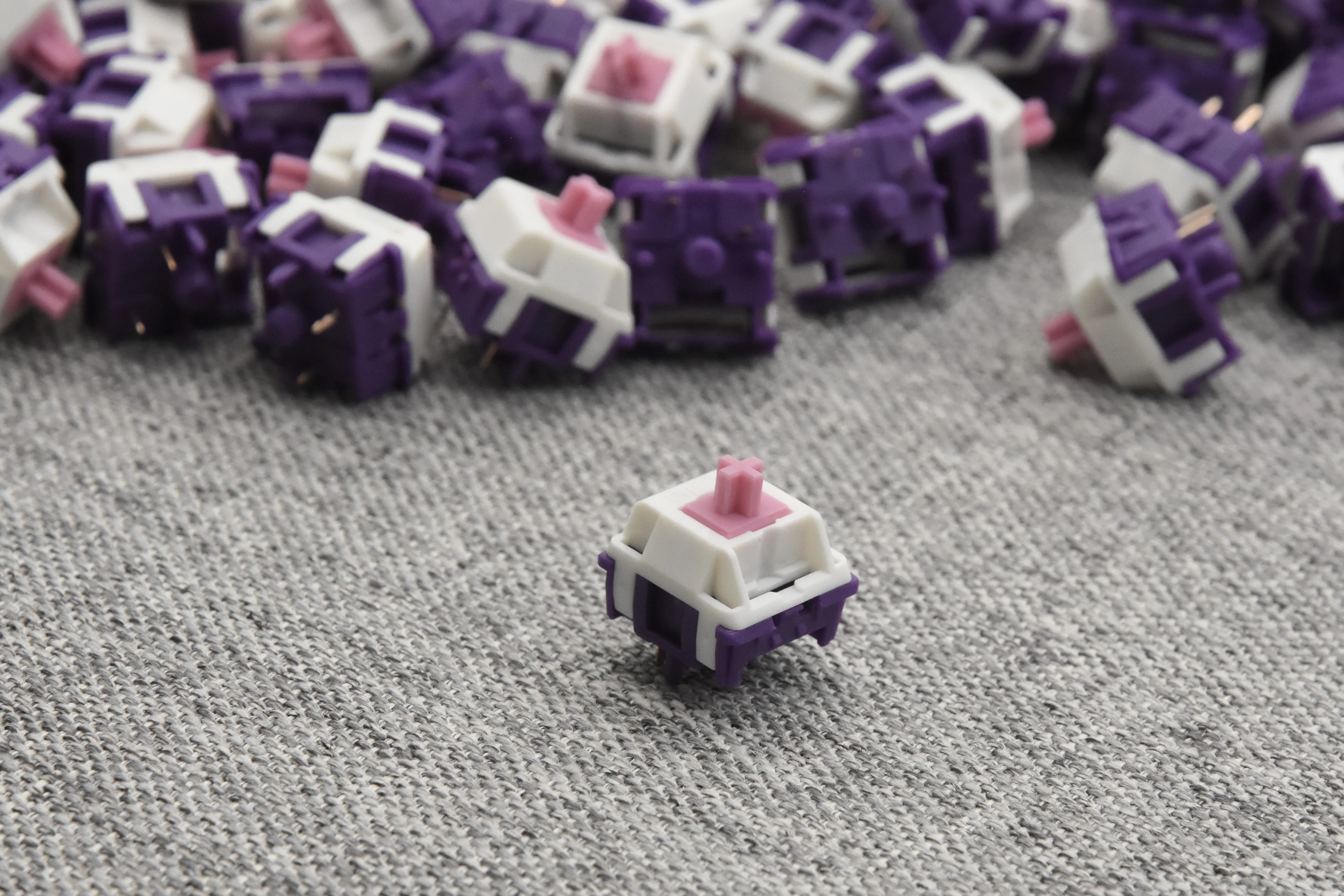 UNIKEYS X HMX PURPLE DAWN LINEAR SWITCH FACTORY LUBED EDITION (10PCS) - Image 13