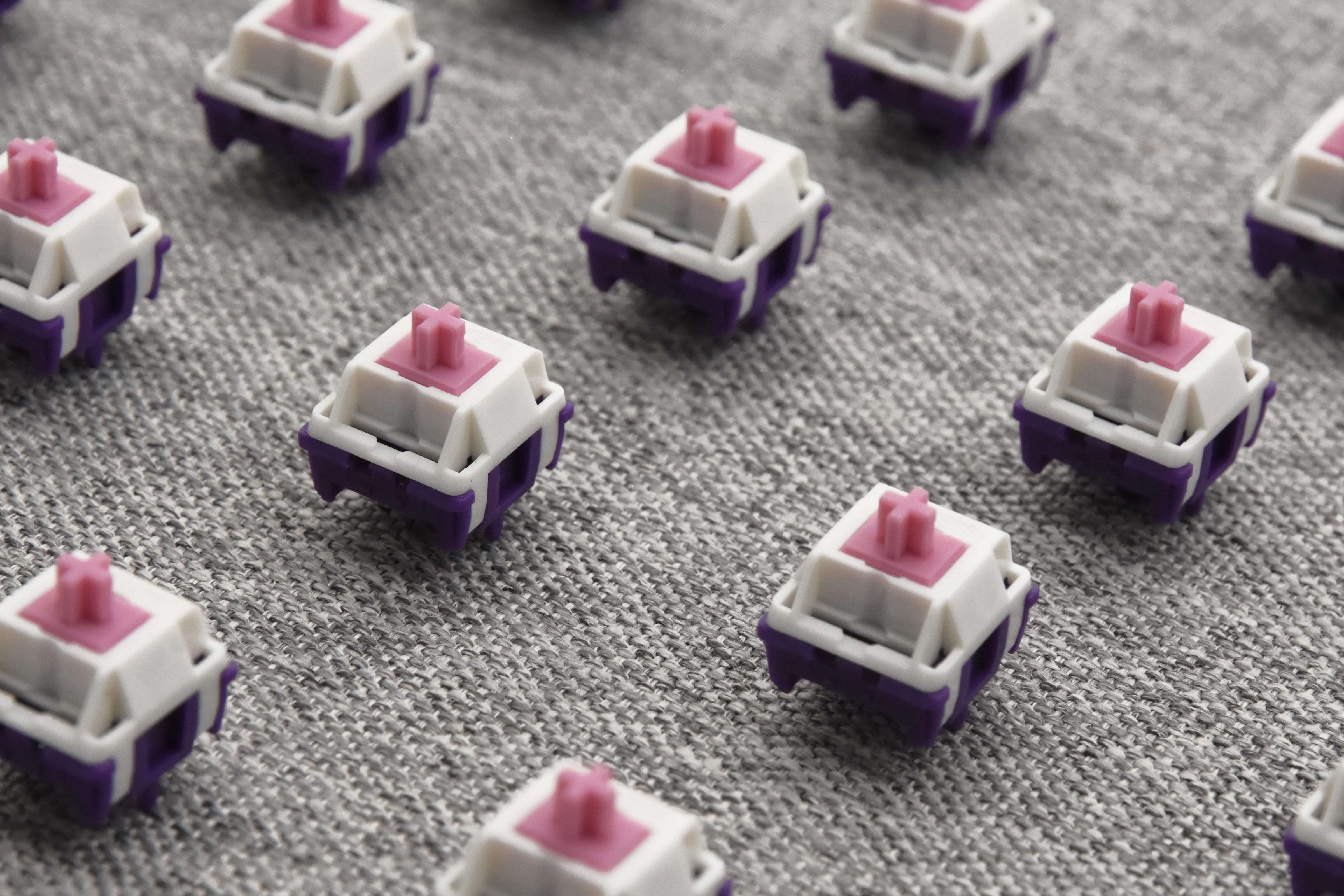 UNIKEYS X HMX PURPLE DAWN LINEAR SWITCH FACTORY LUBED EDITION (10PCS) - Image 15