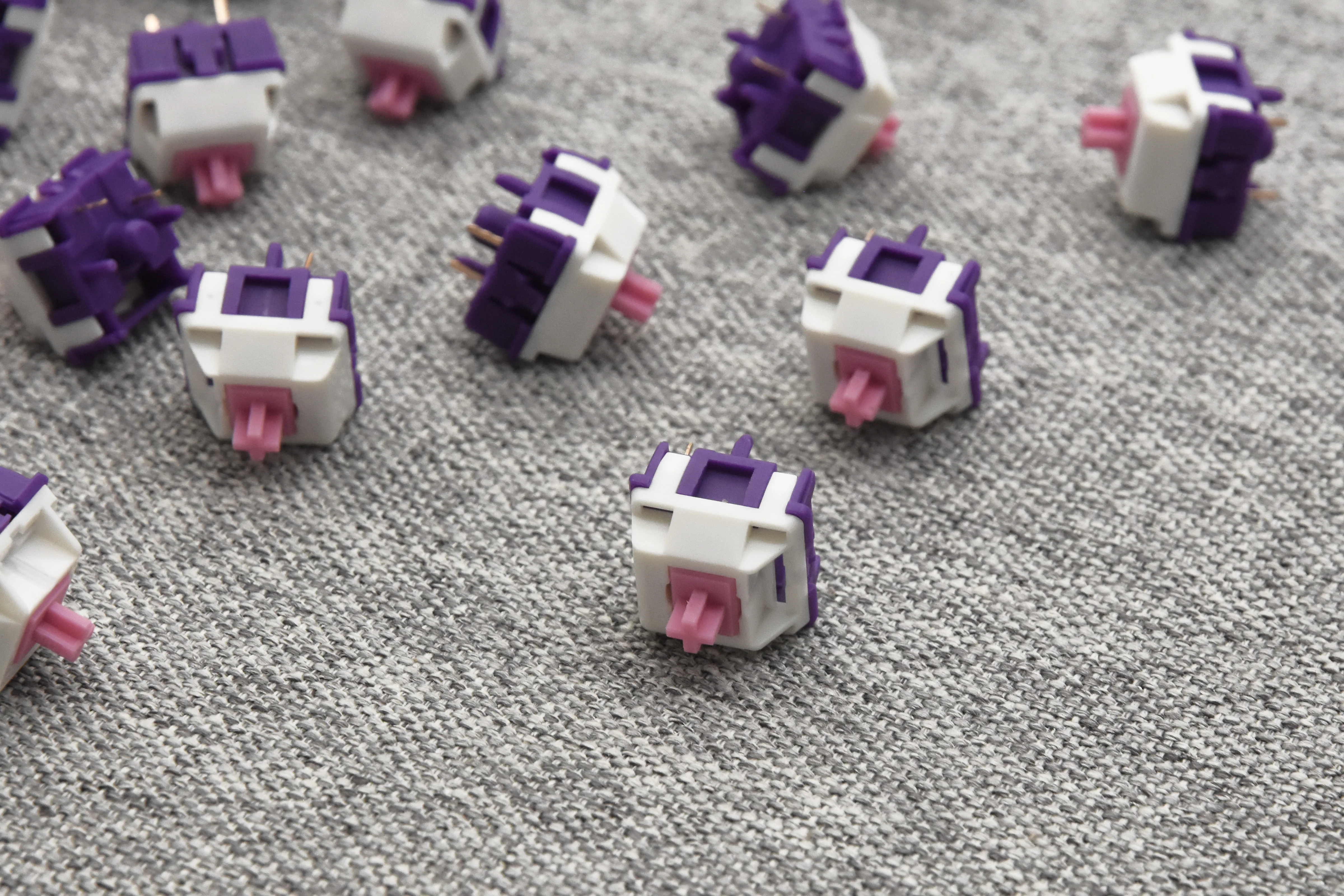 UNIKEYS X HMX PURPLE DAWN LINEAR SWITCH FACTORY LUBED EDITION (10PCS) - Image 7