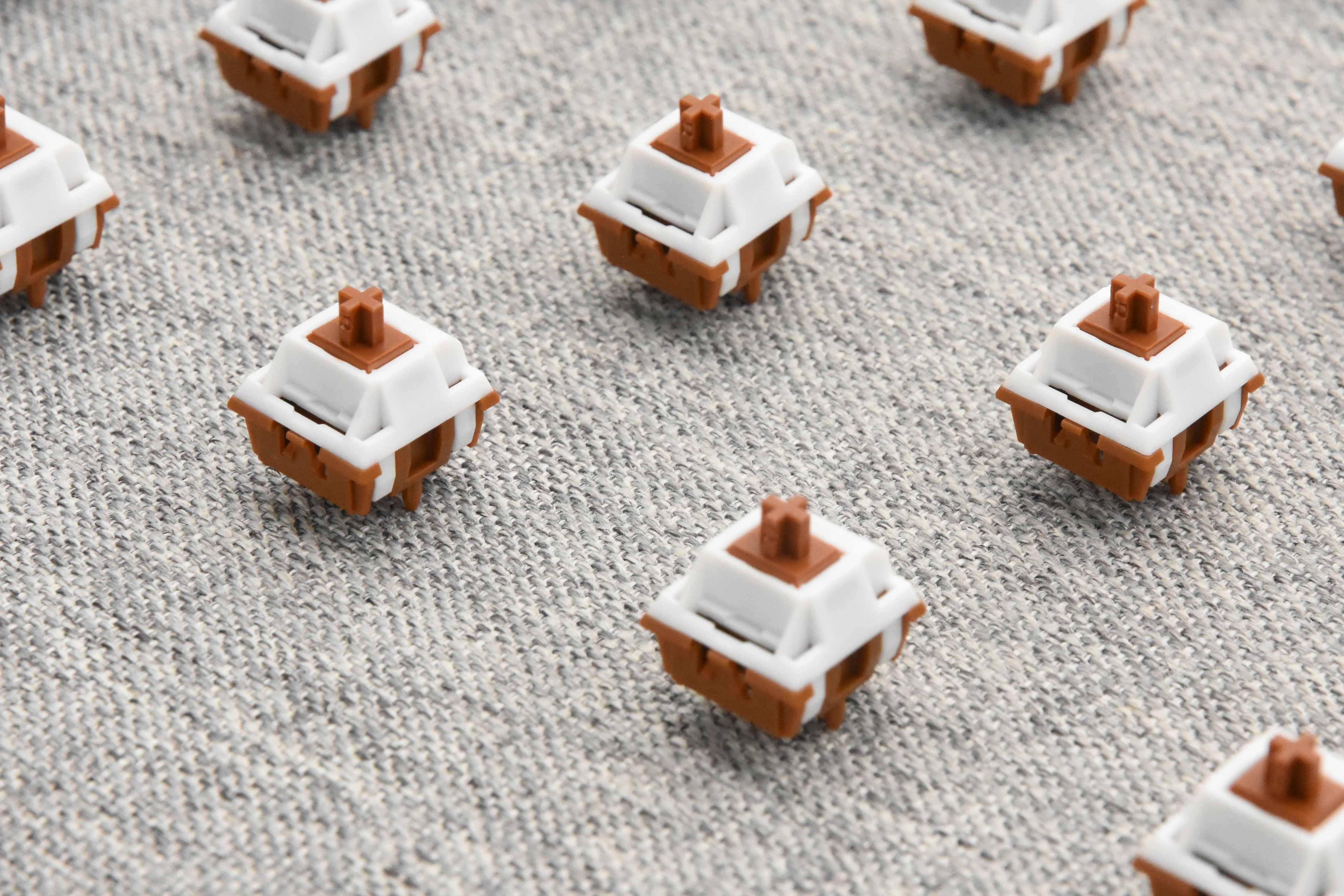UNIKEYS X KEYGEEK UNI LINEAR SWITCH FACTORY LUBED EDITION (10PCS) - Image 11