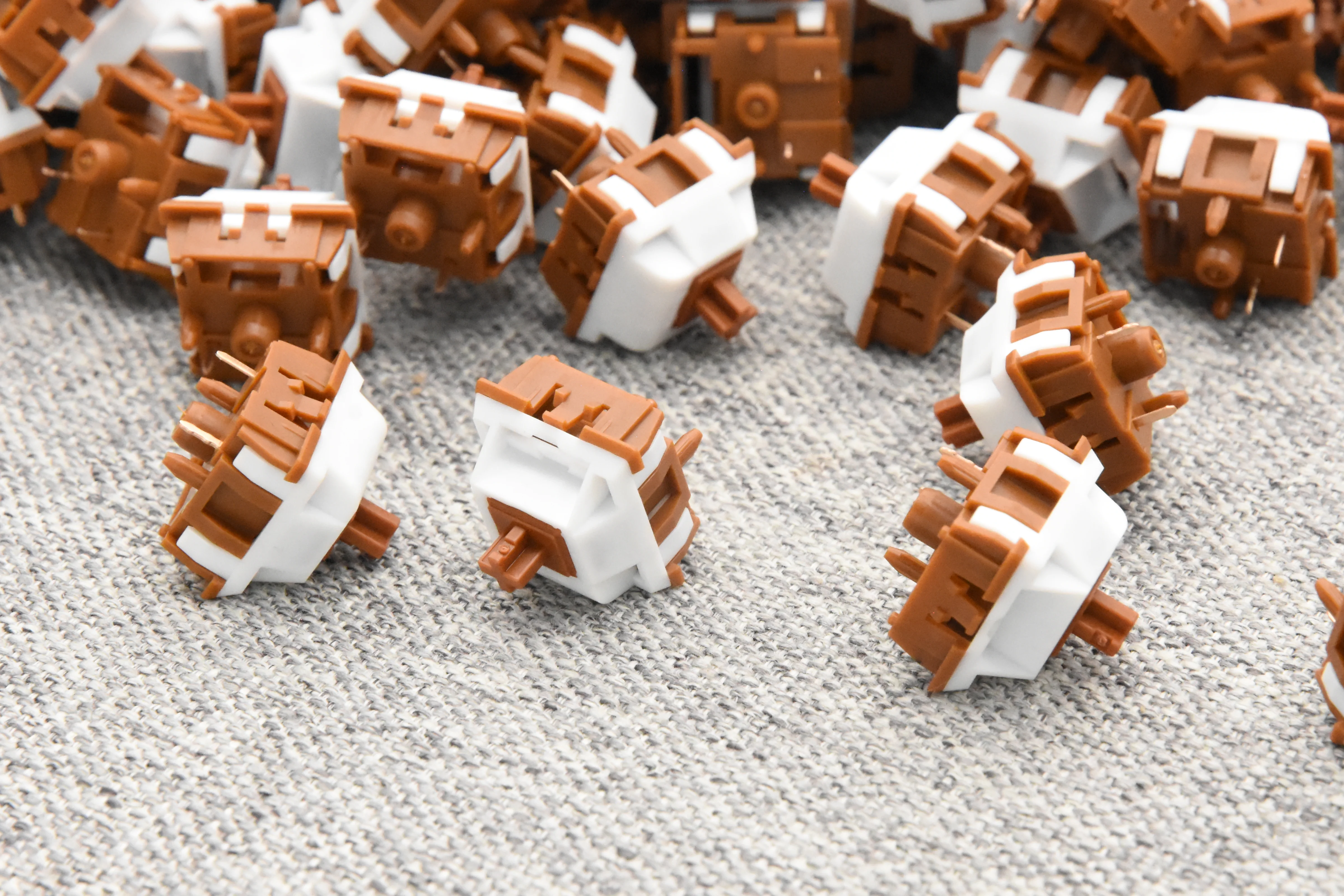 UNIKEYS X KEYGEEK UNI LINEAR SWITCH FACTORY LUBED EDITION (10PCS) - Image 3