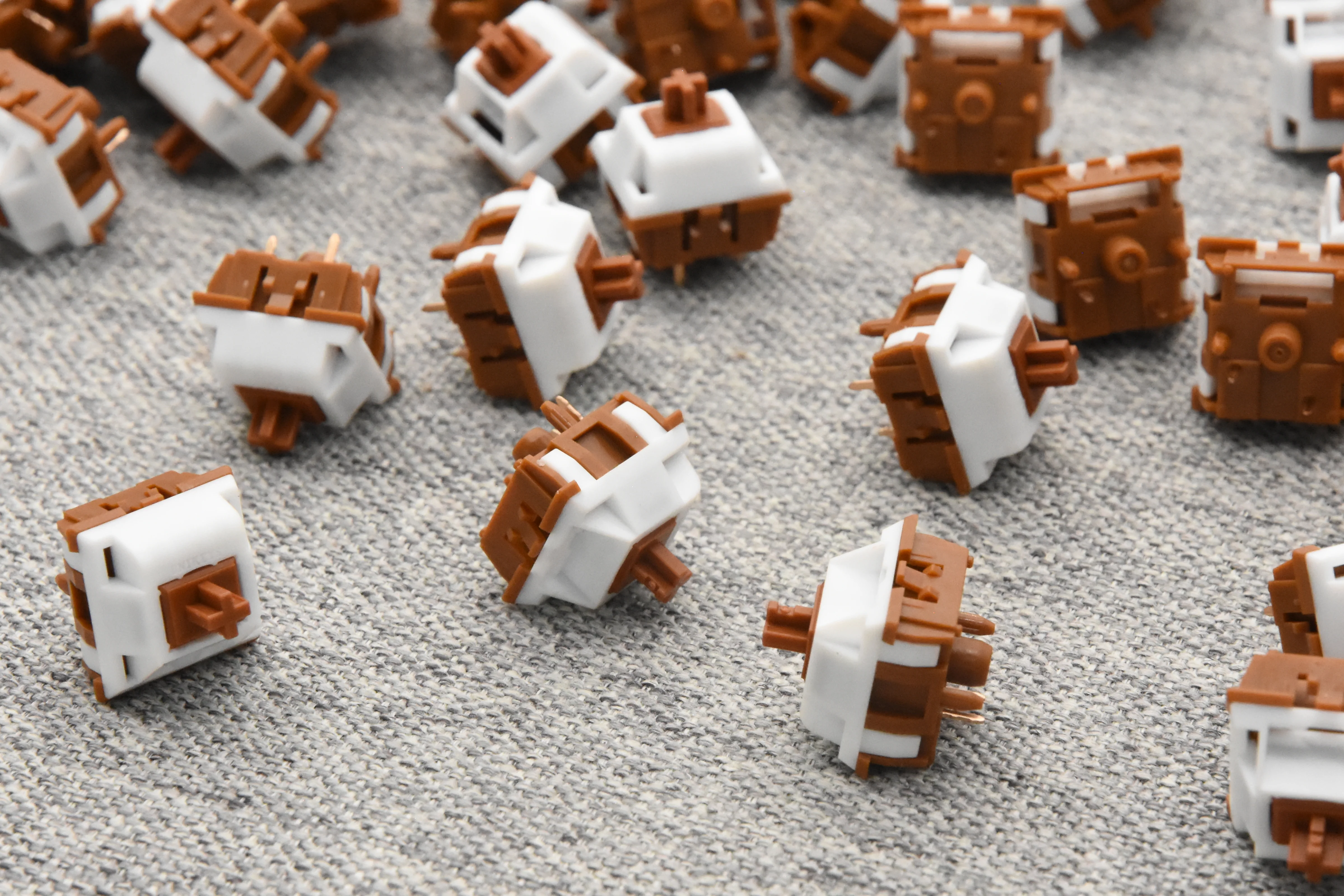 UNIKEYS X KEYGEEK UNI LINEAR SWITCH FACTORY LUBED EDITION (10PCS) - Image 6