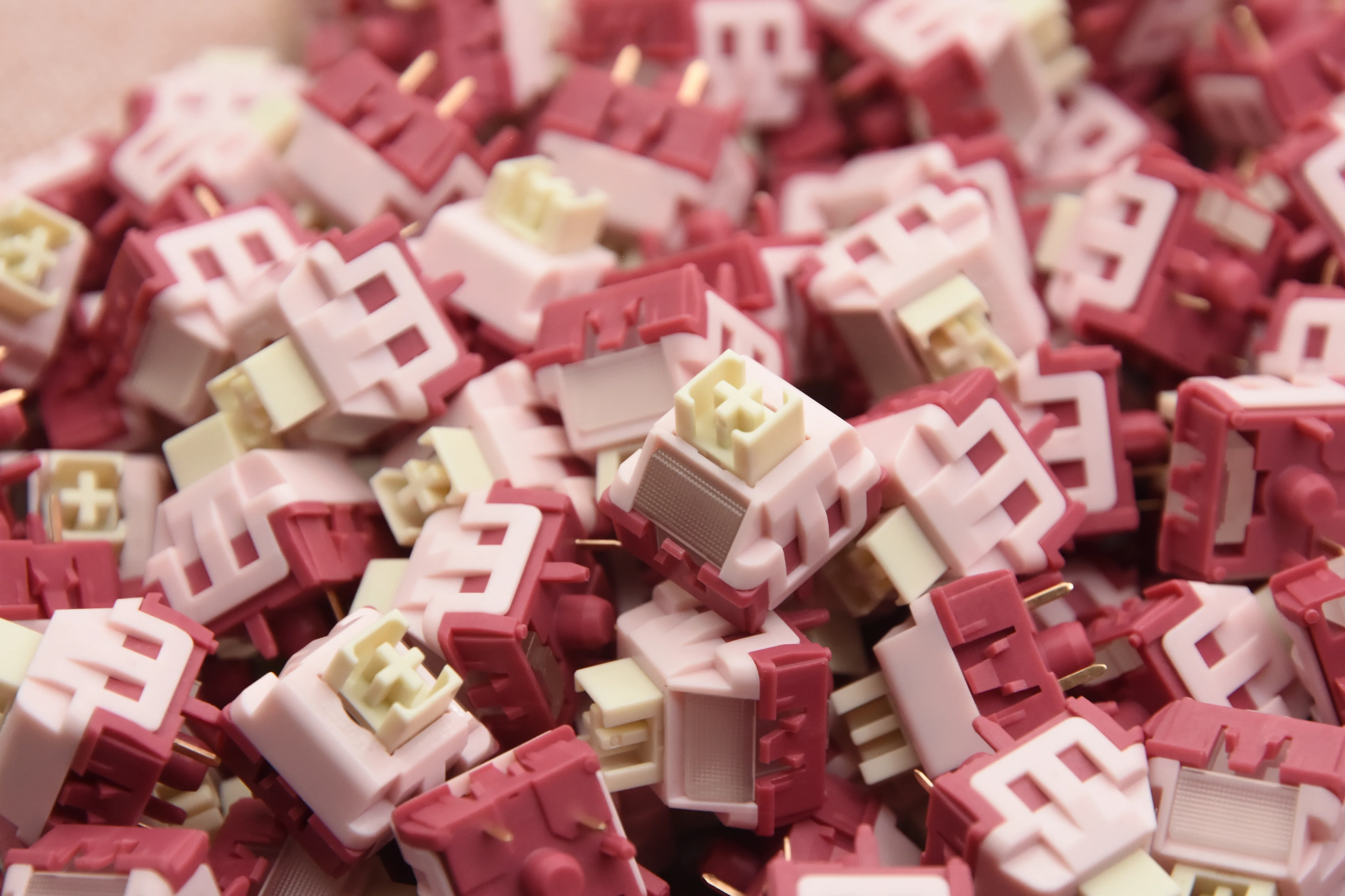 WINGTREE X LICHICX PINK PINK SILENT LINEAR SWITCH FACTORY LUBED (10PCS) - Image 2