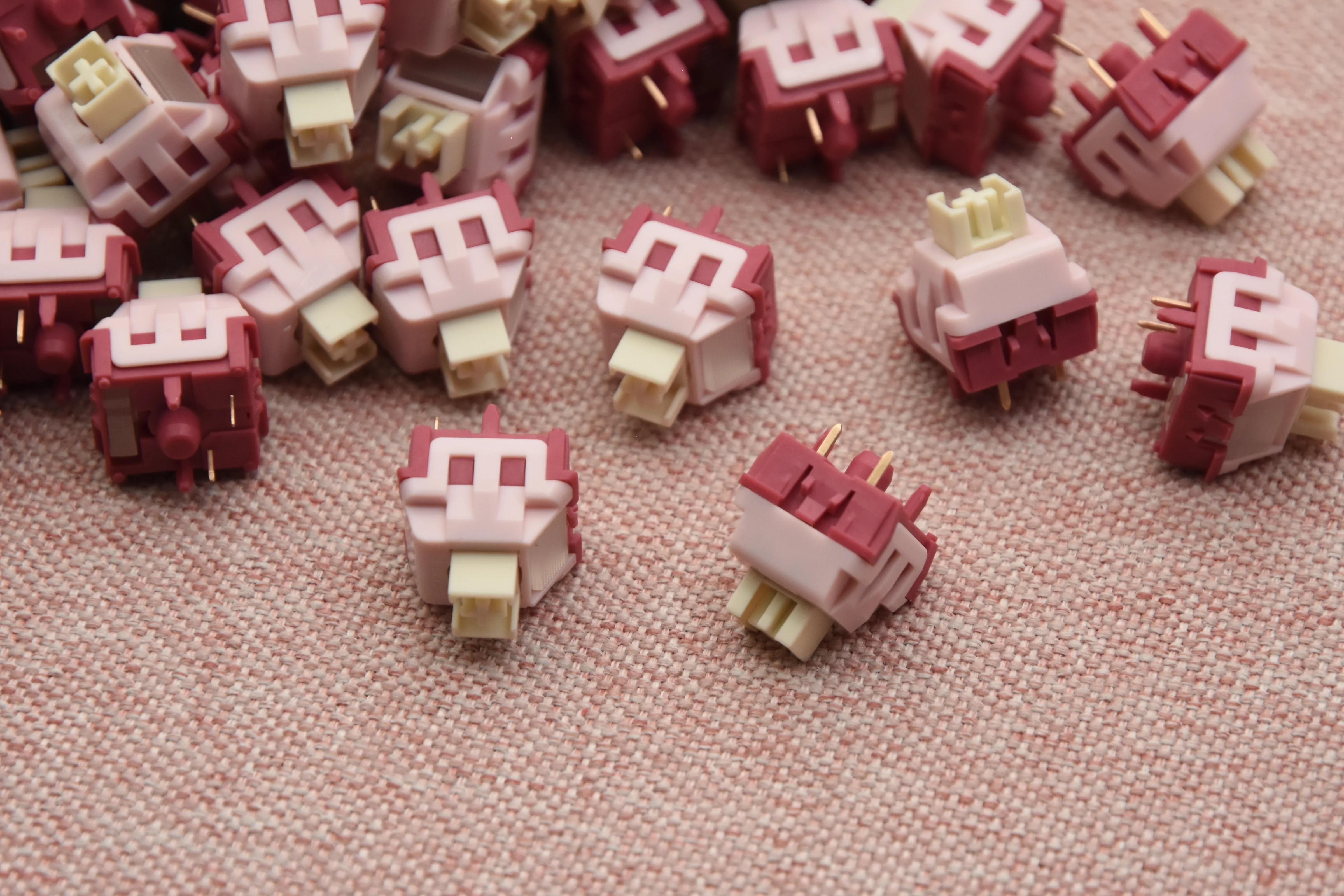 WINGTREE X LICHICX PINK PINK SILENT LINEAR SWITCH FACTORY LUBED (10PCS) - Image 3