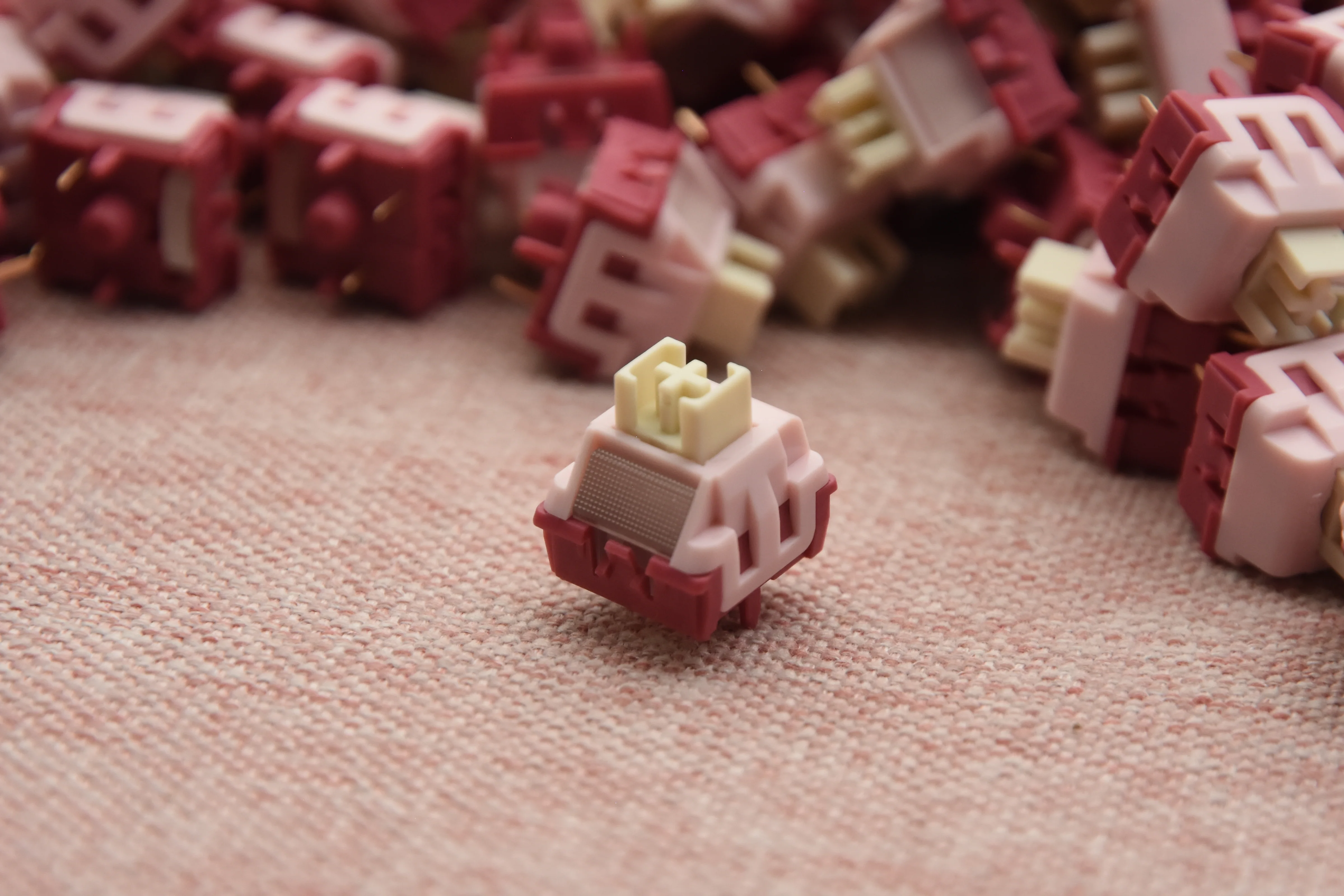 WINGTREE X LICHICX PINK PINK SILENT LINEAR SWITCH FACTORY LUBED (10PCS) - Image 4