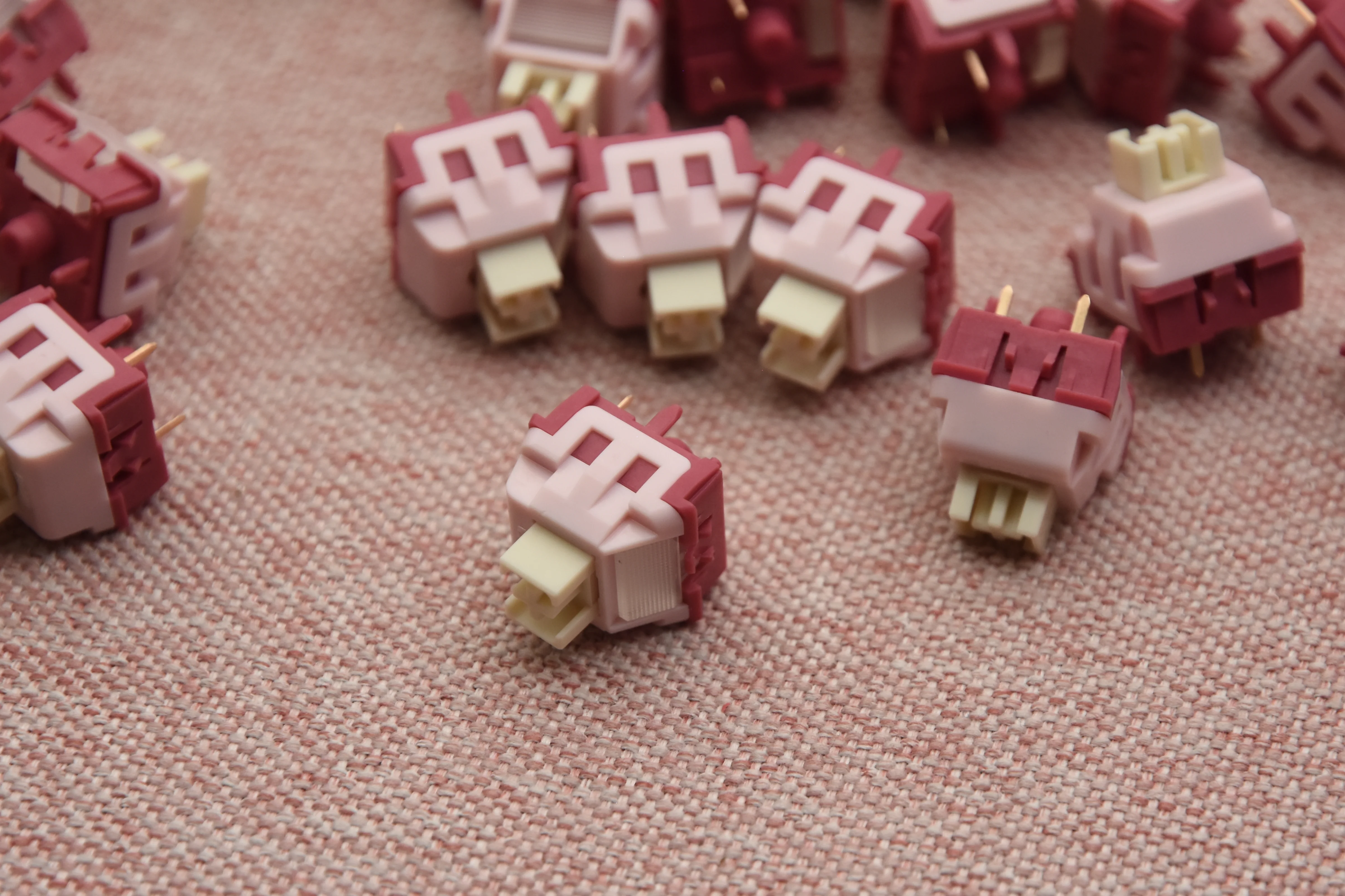 WINGTREE X LICHICX PINK PINK SILENT LINEAR SWITCH FACTORY LUBED (10PCS) - Image 5