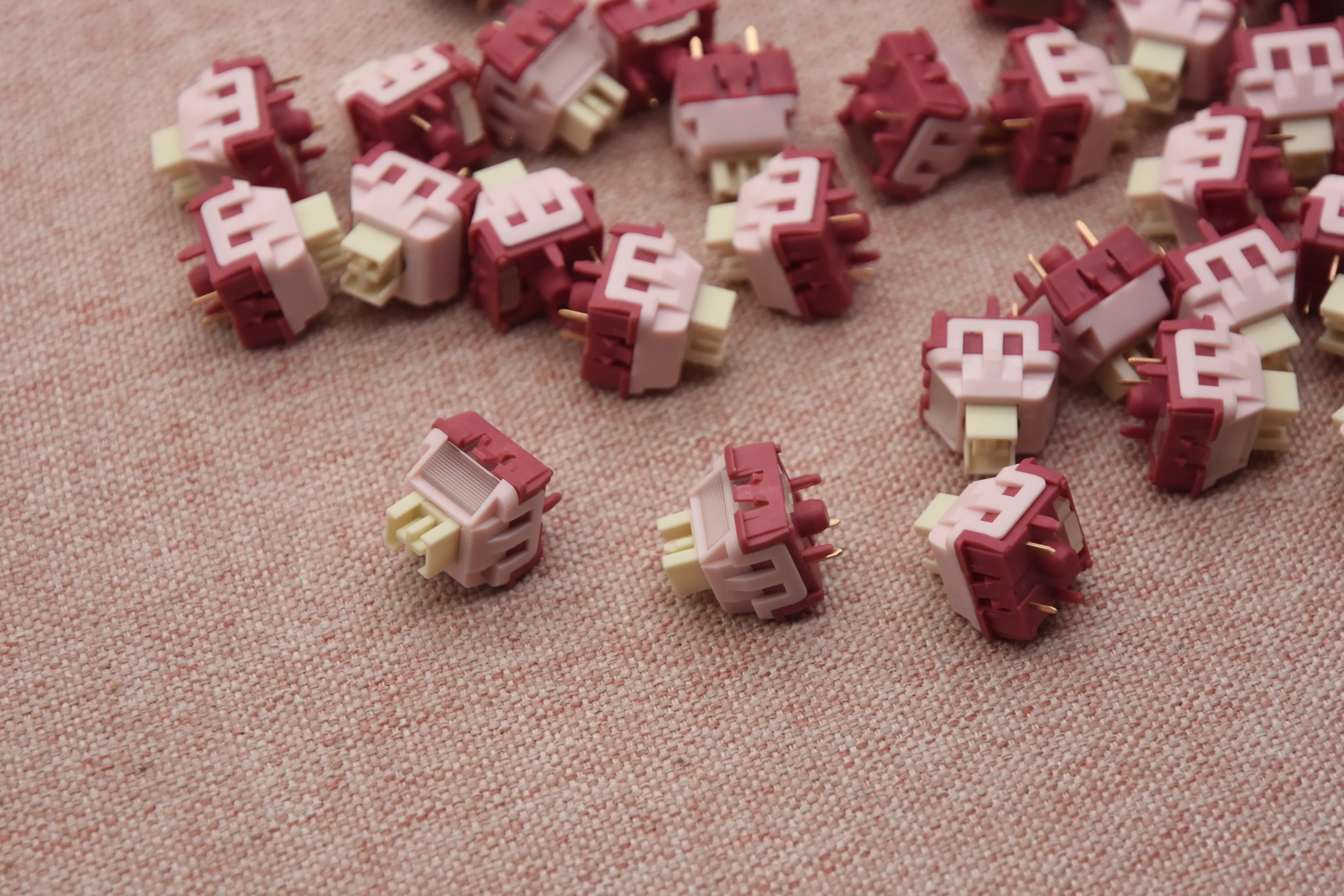 WINGTREE X LICHICX PINK PINK SILENT LINEAR SWITCH FACTORY LUBED (10PCS) - Image 9